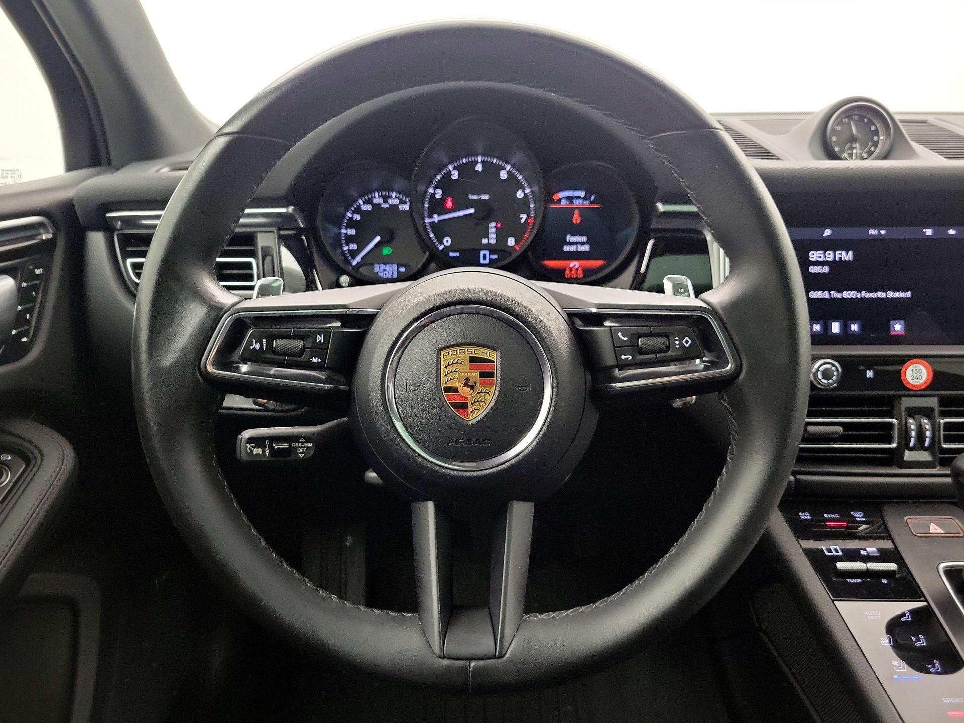 Thumbnail: 2023 Porsche Macan - 10