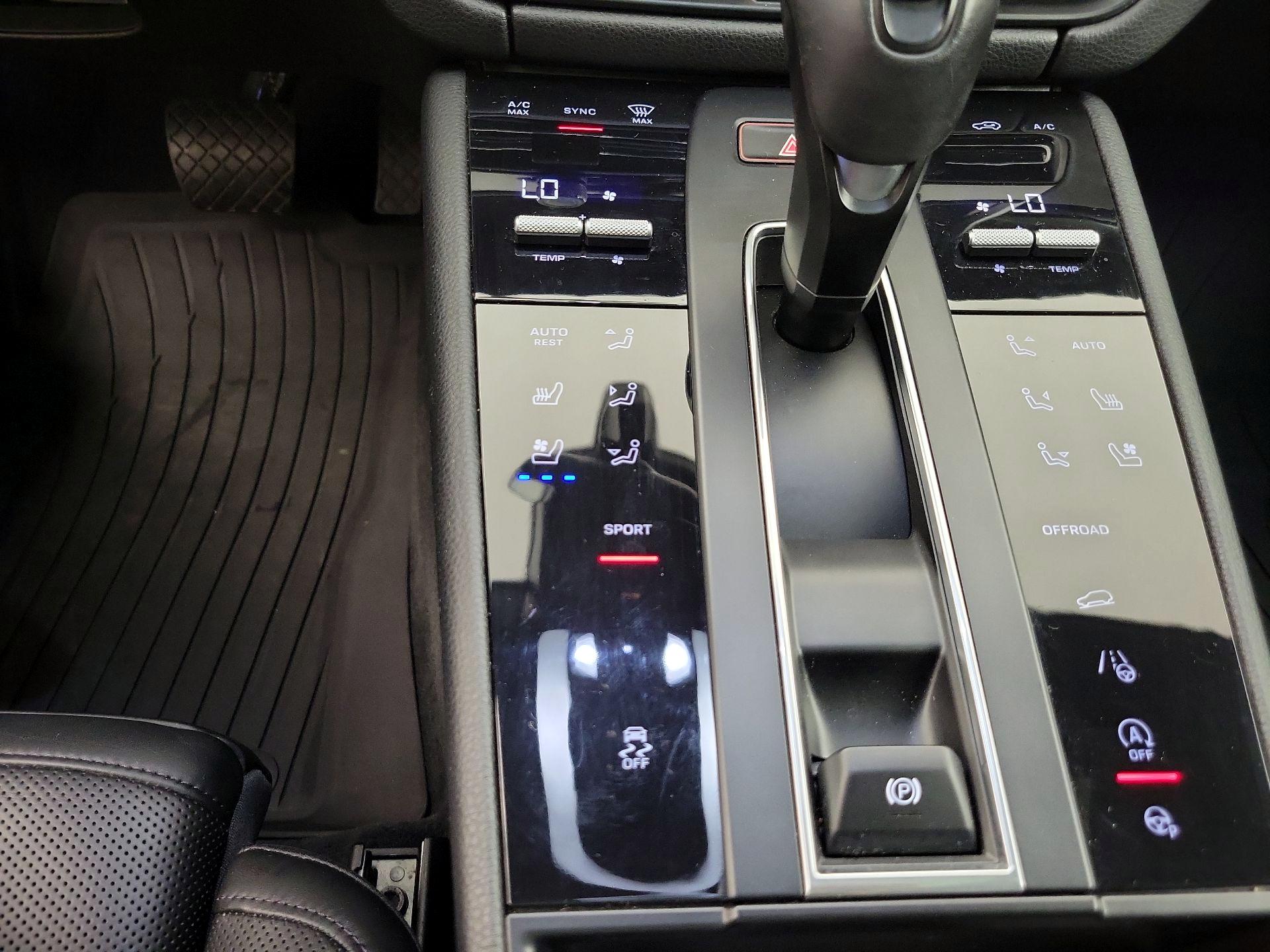 Thumbnail: 2023 Porsche Macan - 17