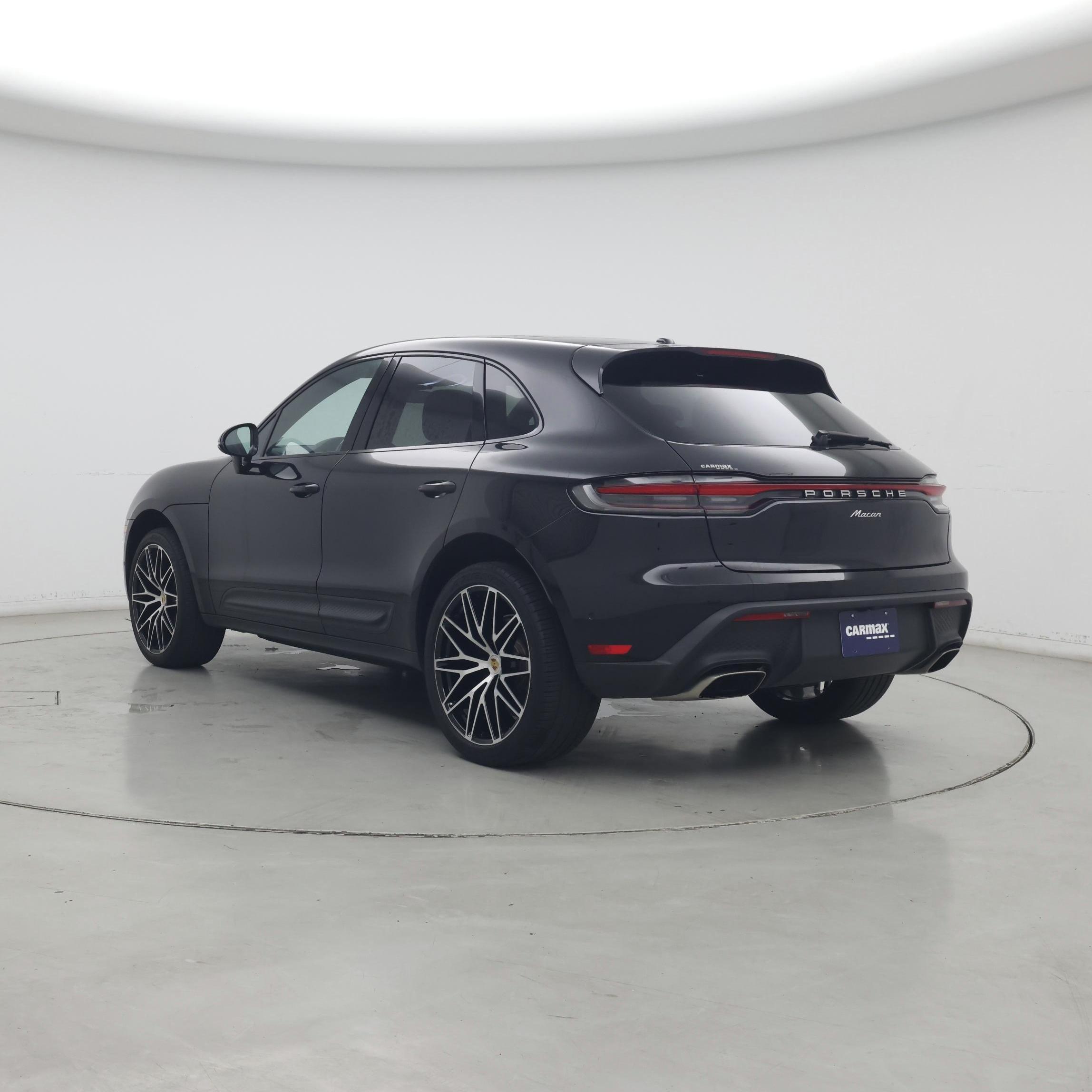 Thumbnail: 2023 Porsche Macan - 2