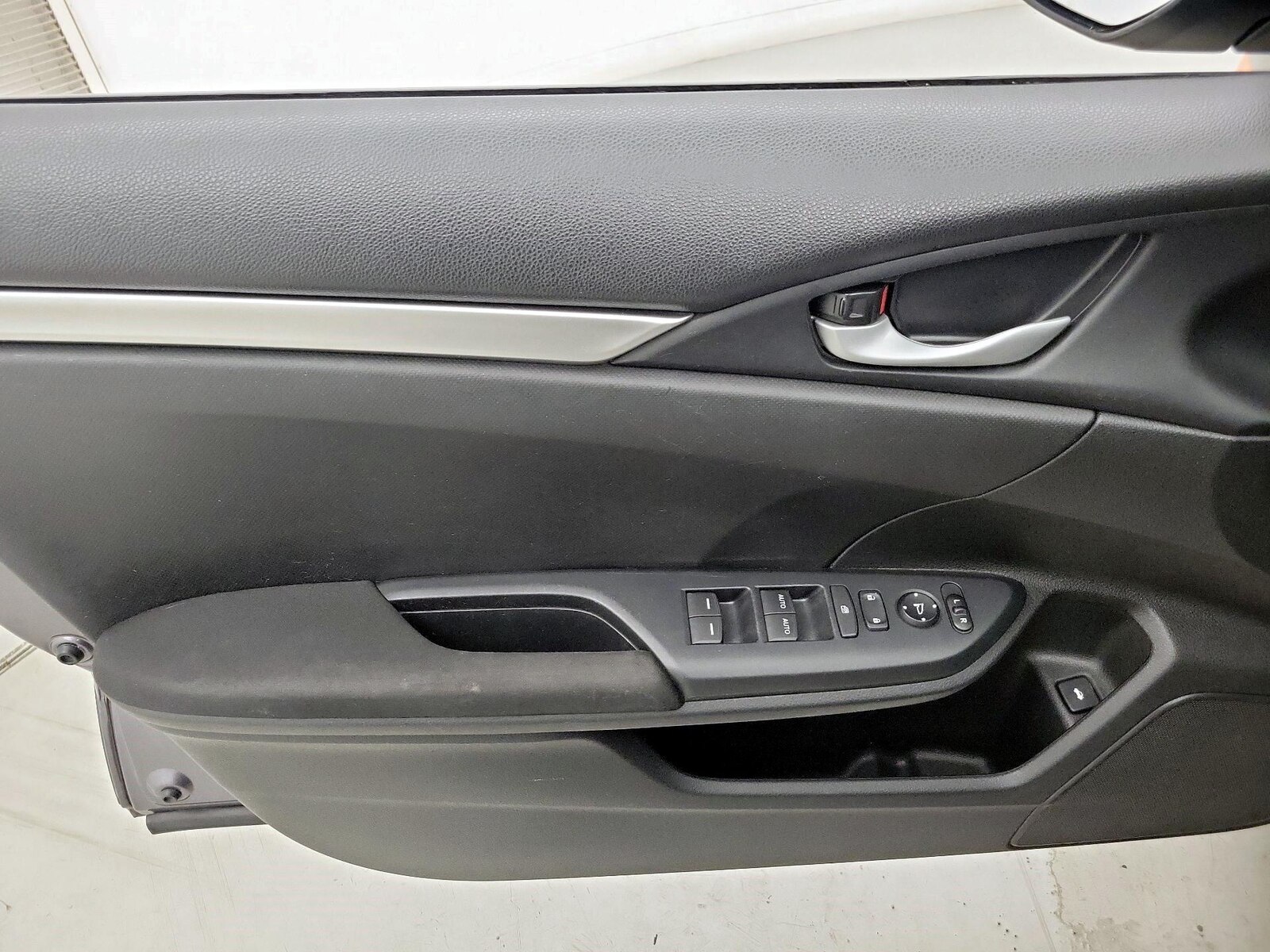 2018 Honda Civic LX - Photo 13