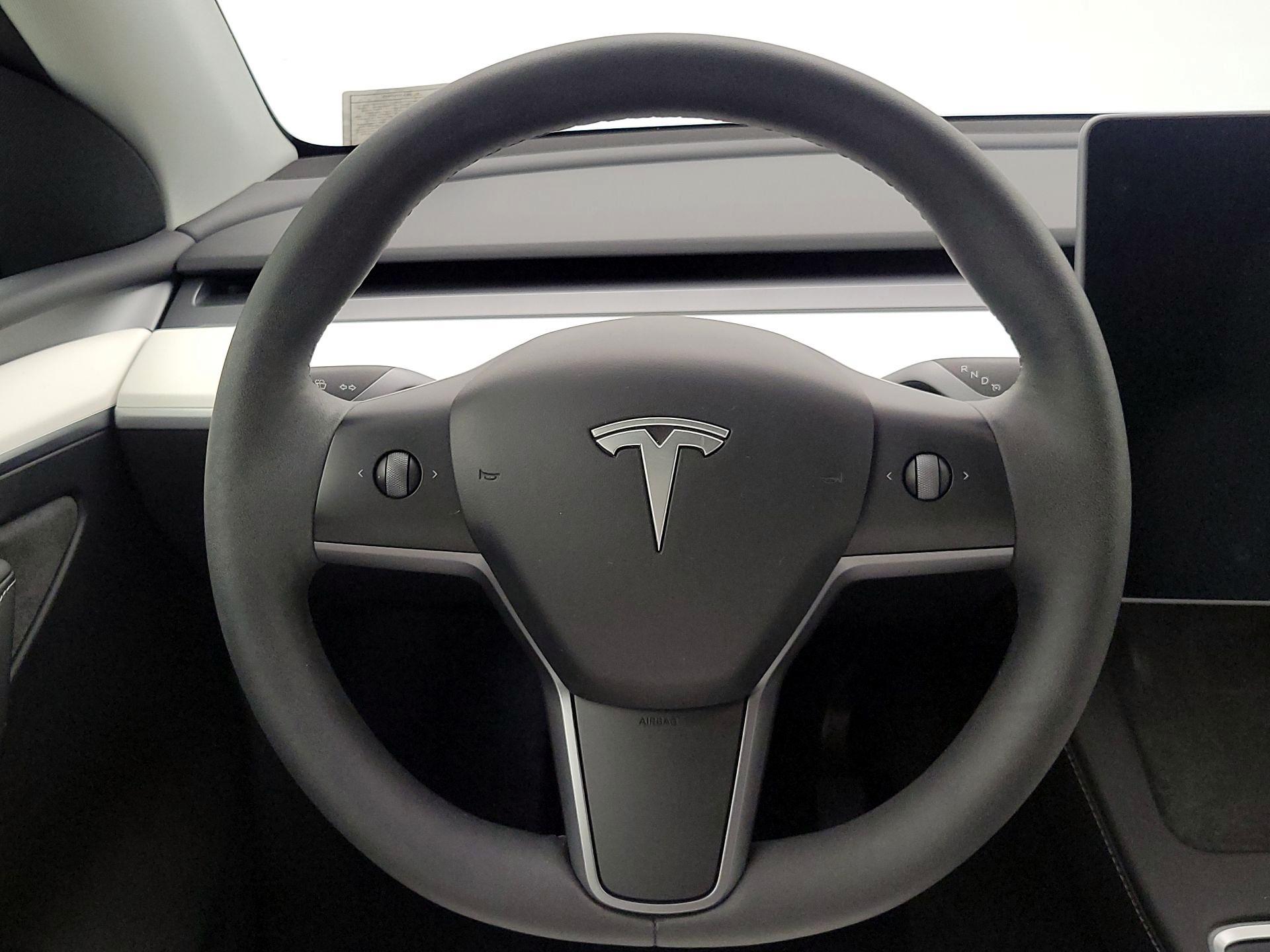 Thumbnail: 2023 Tesla Model Y - 10
