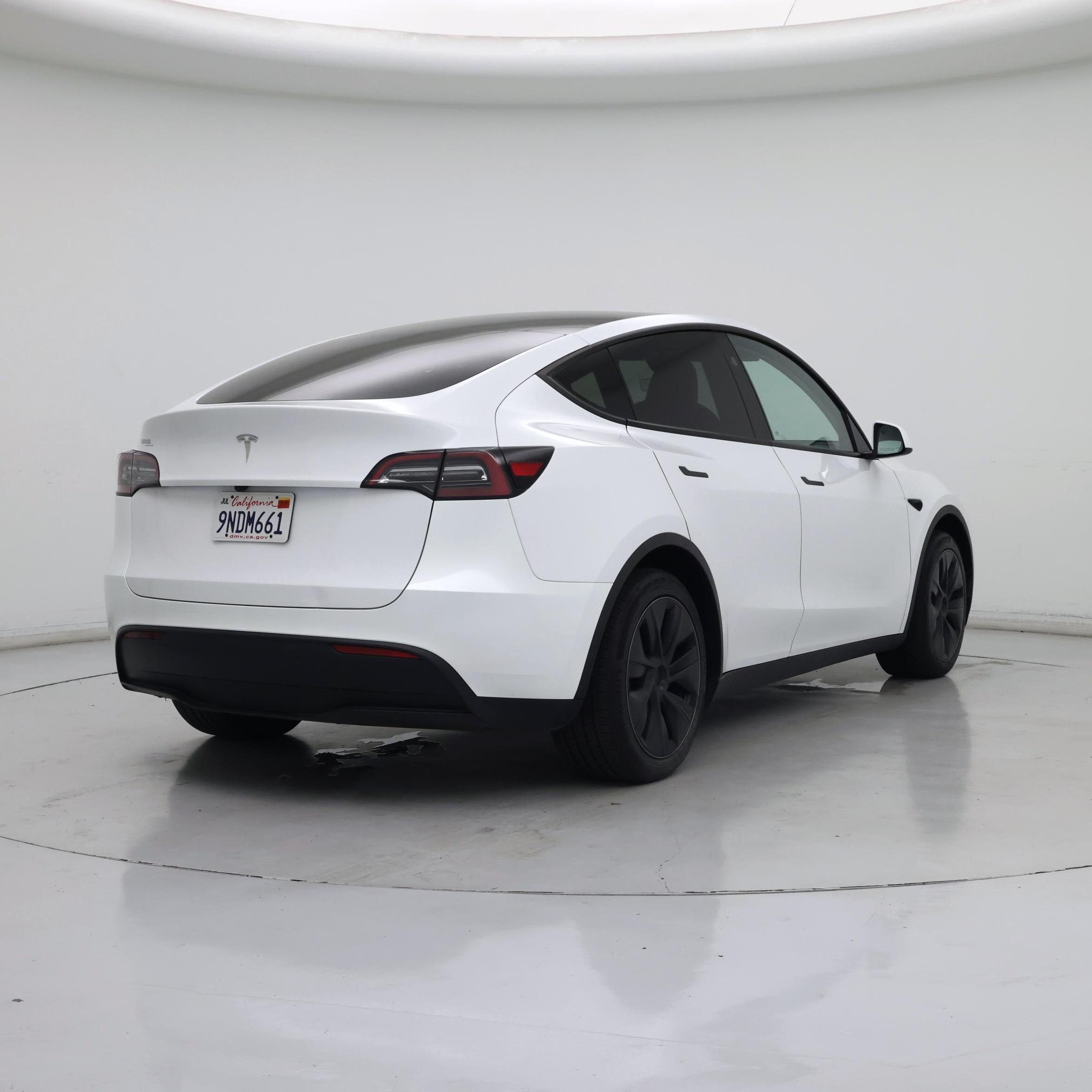 Thumbnail: 2024 Tesla Model Y - 8
