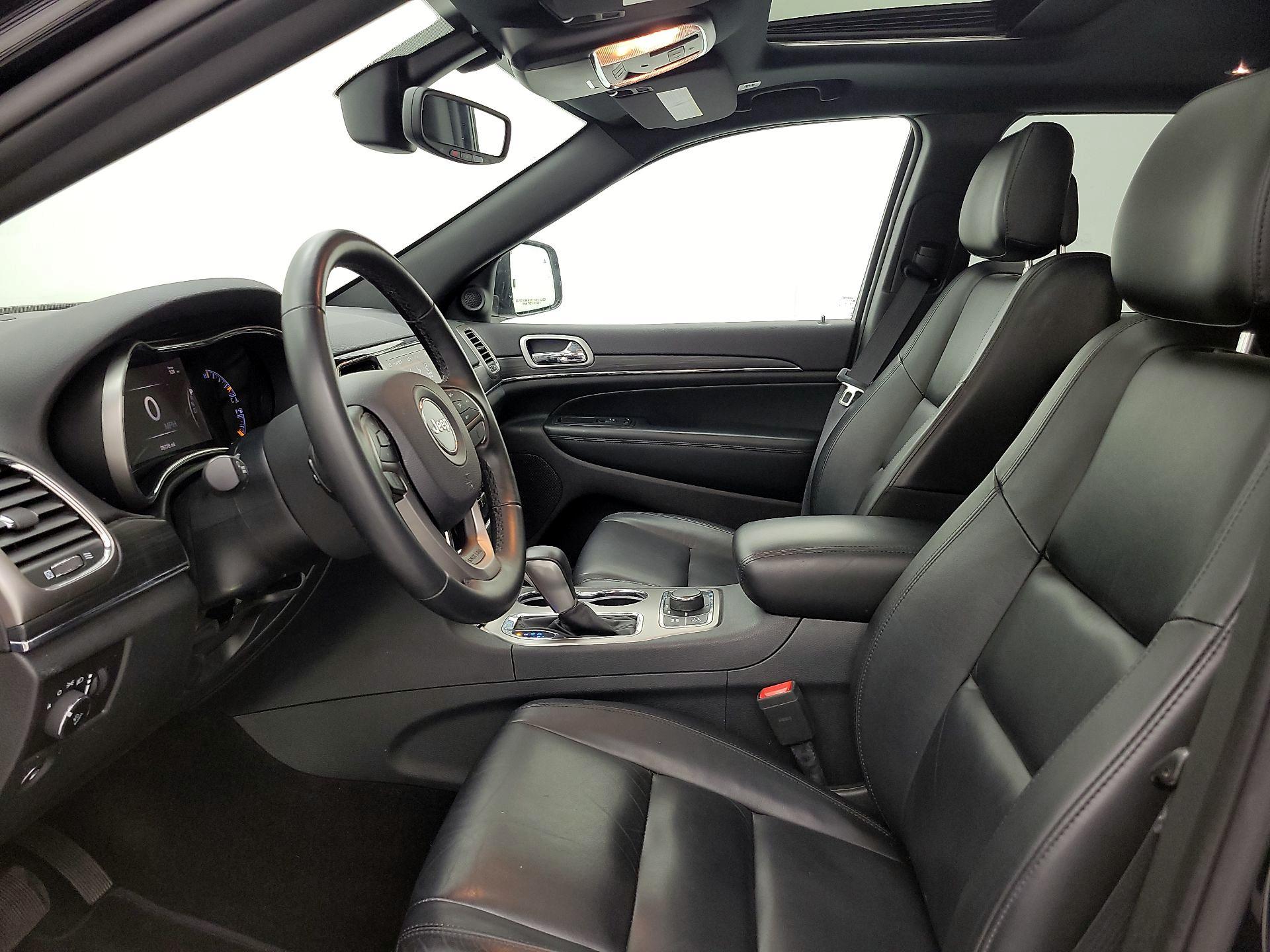 Thumbnail: 2019 Jeep Grand Cherokee - 11