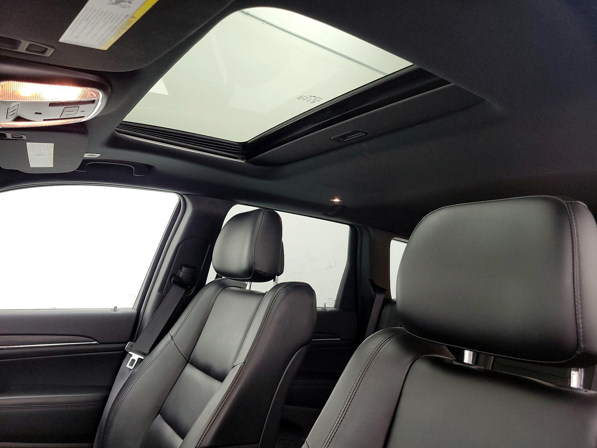 Thumbnail: 2019 Jeep Grand Cherokee - 20