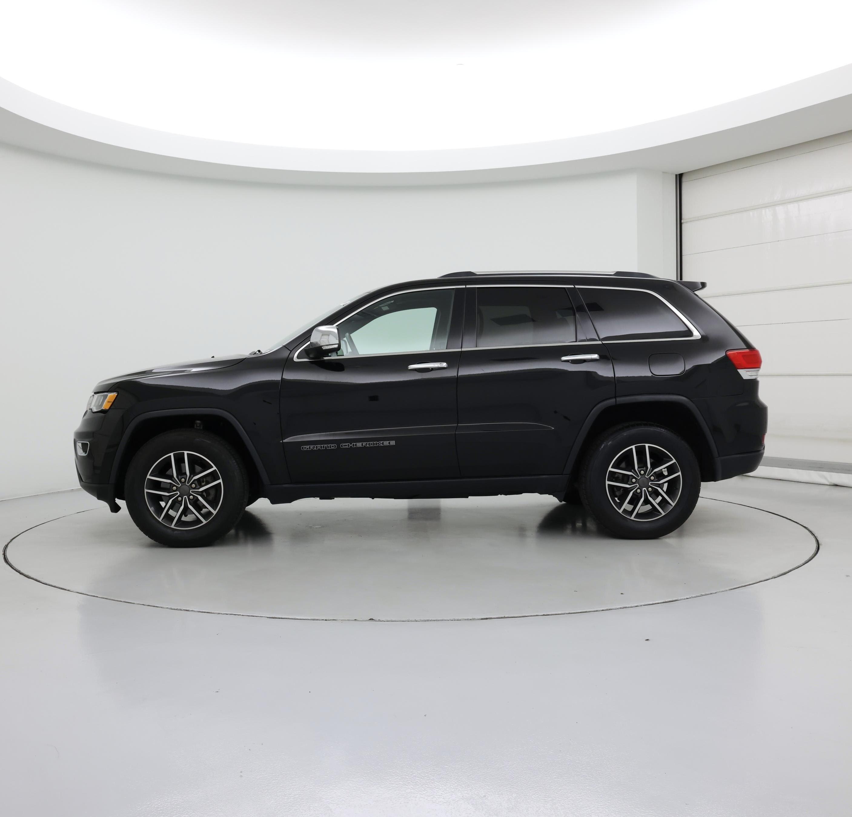 Thumbnail: 2019 Jeep Grand Cherokee - 3