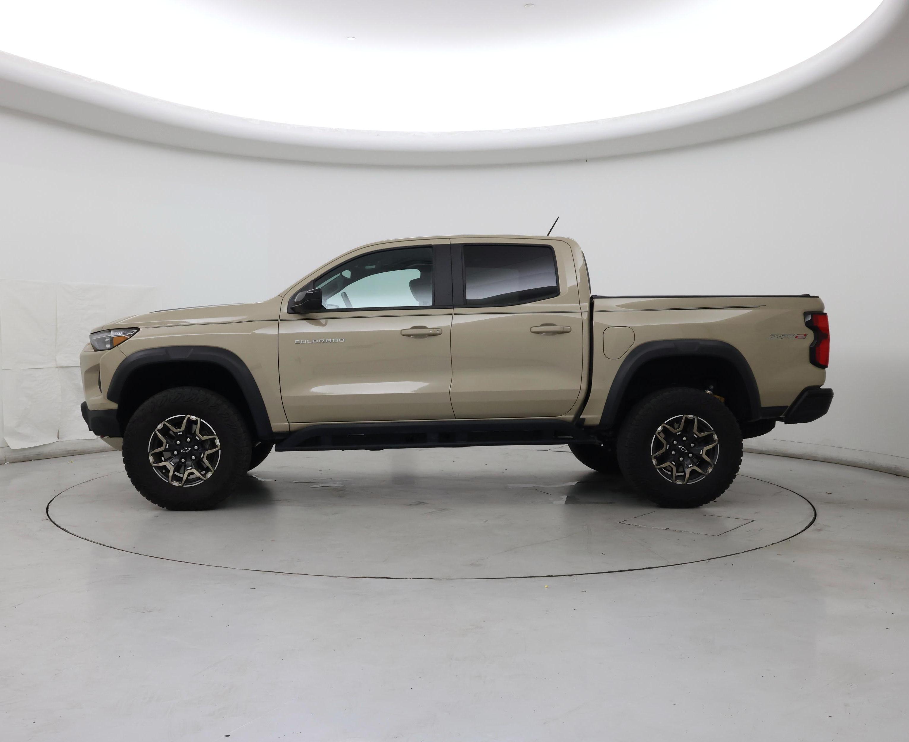 Thumbnail: 2023 Chevrolet Colorado - 3