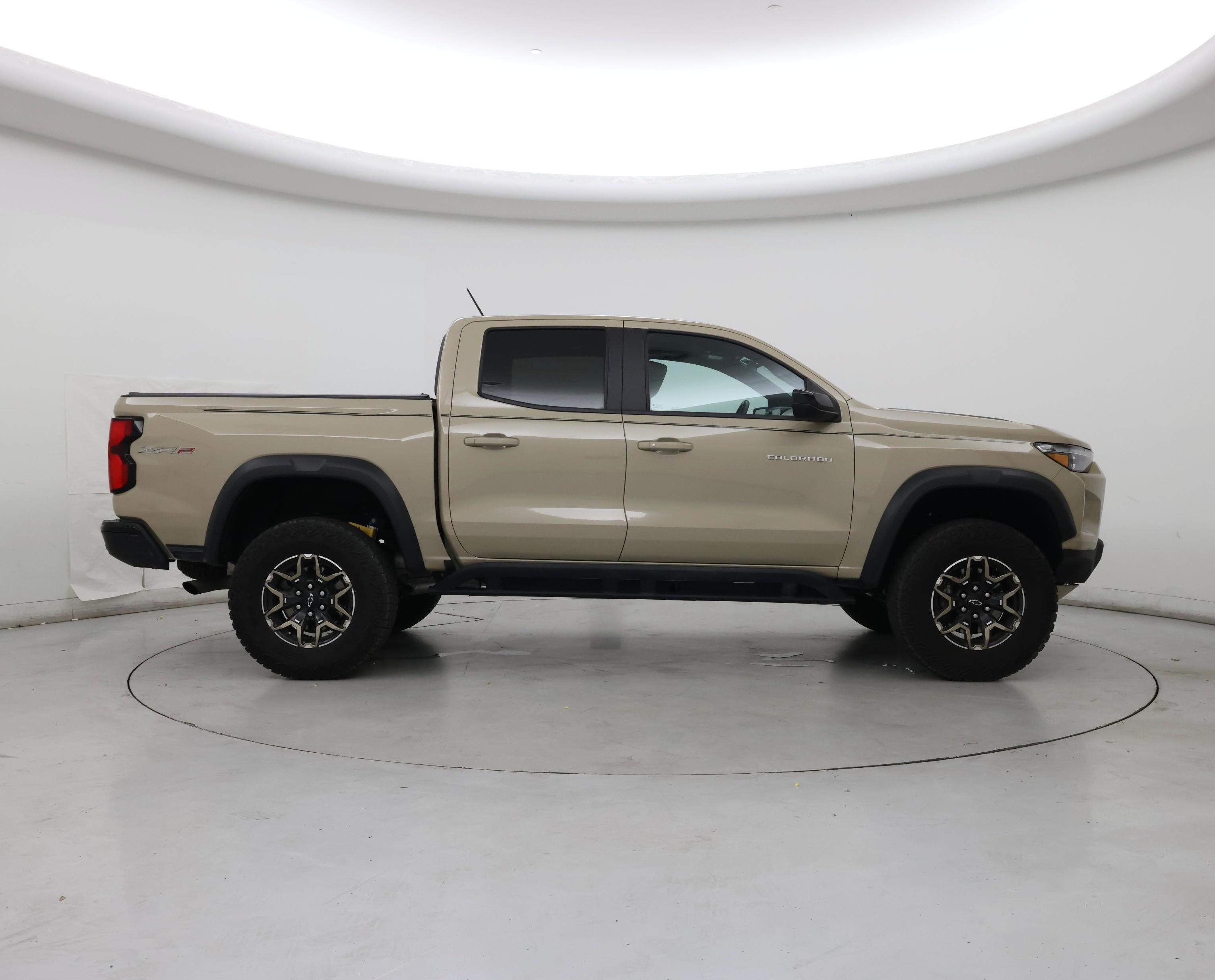 Thumbnail: 2023 Chevrolet Colorado - 7