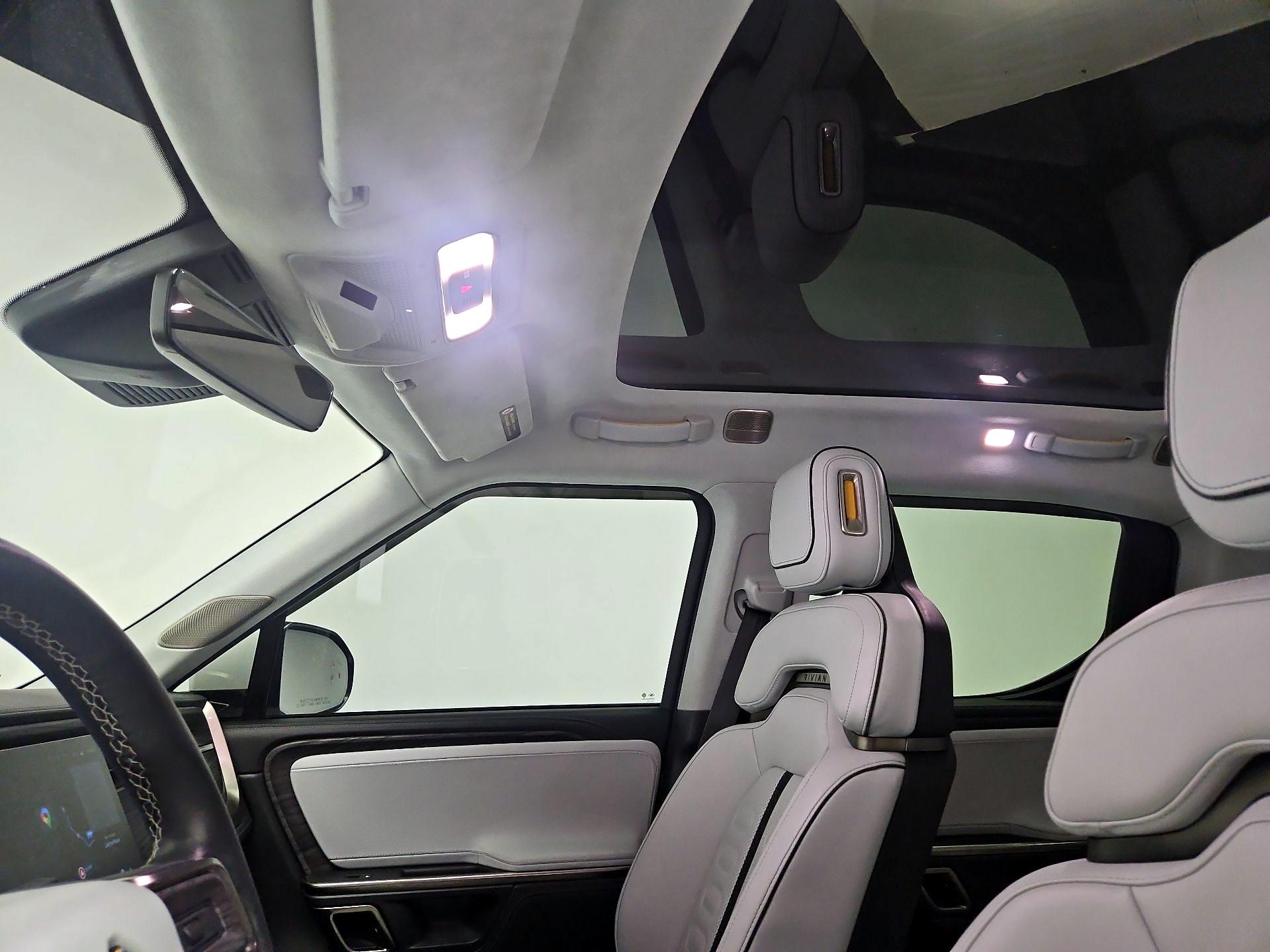 Thumbnail: 2023 Rivian R1T - 18