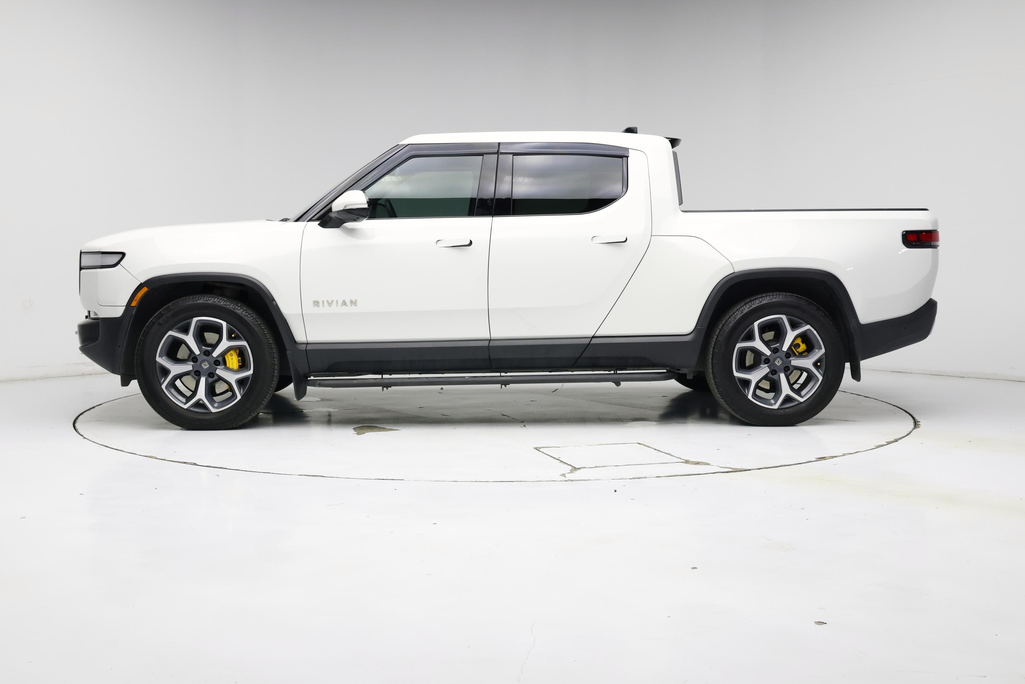 Thumbnail: 2023 Rivian R1T - 3