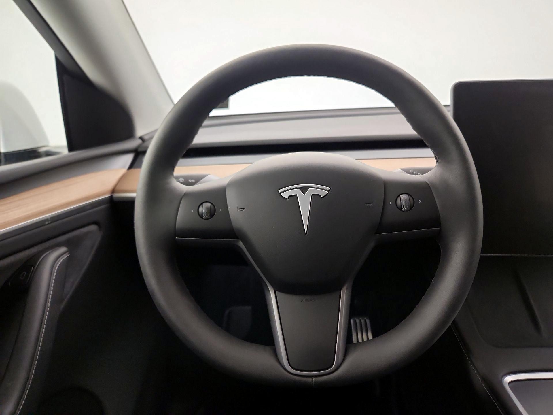 Thumbnail: 2024 Tesla Model Y - 10