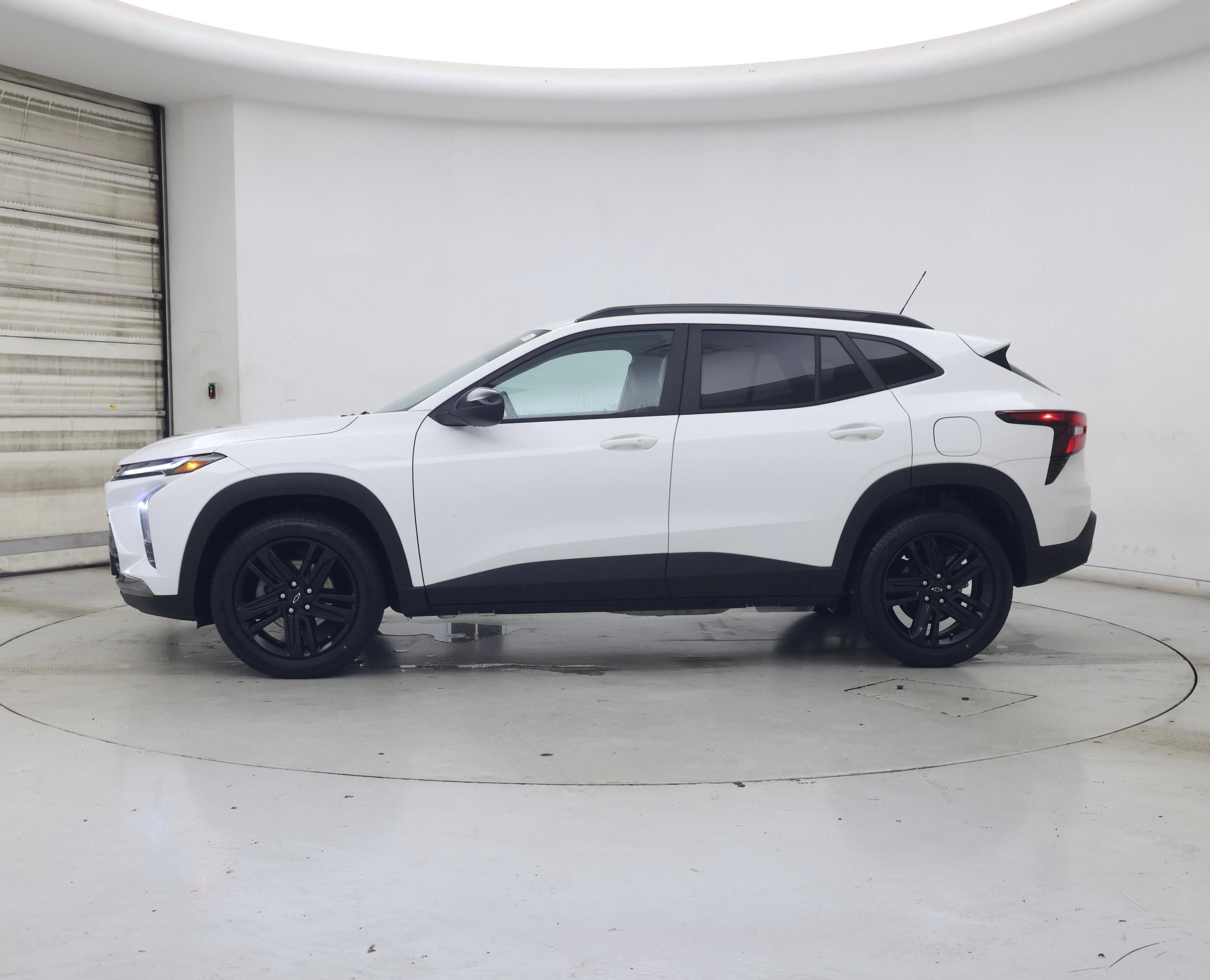 Thumbnail: 2024 Chevrolet Trax - 3