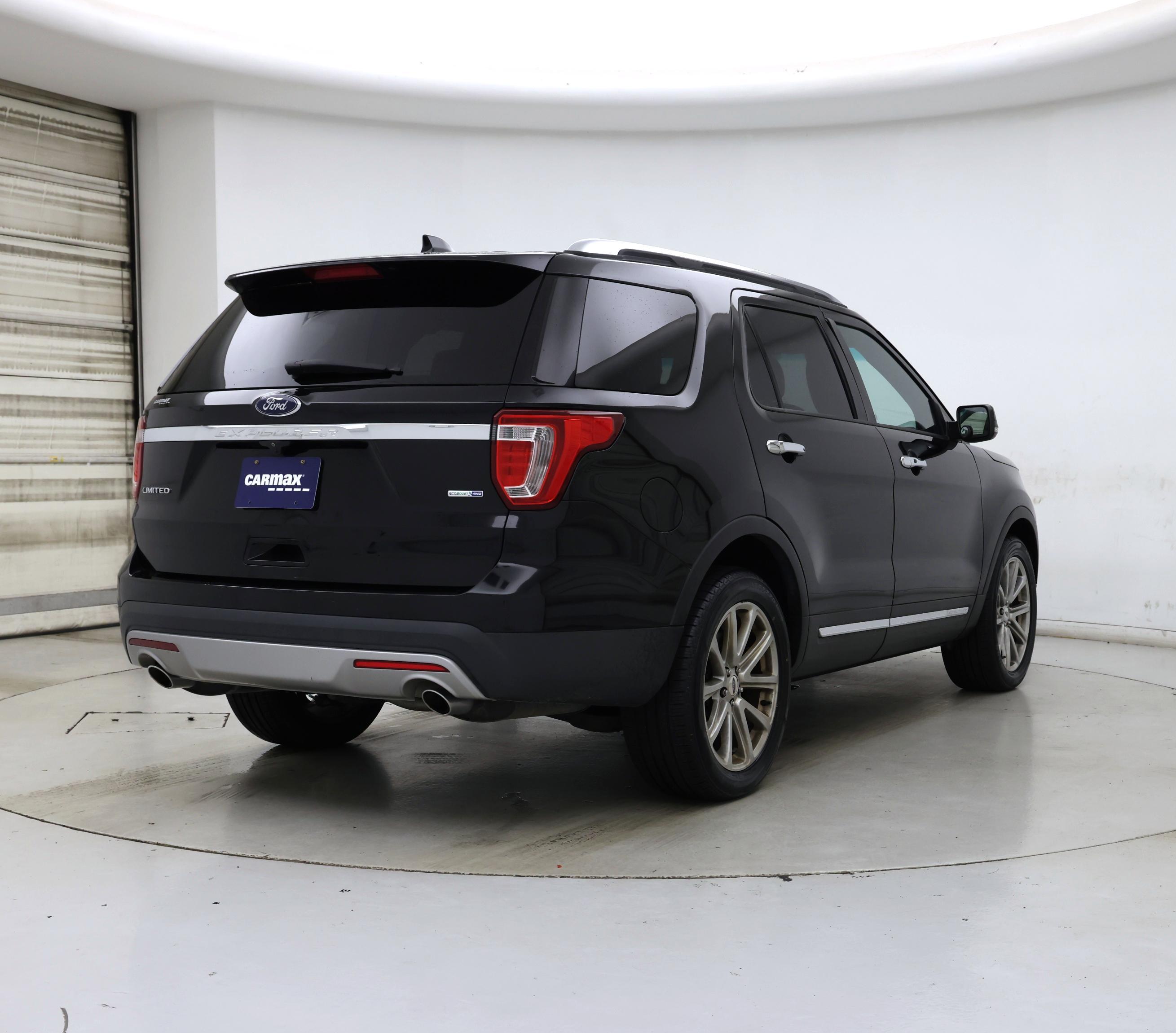 Thumbnail: 2017 Ford Explorer - 8