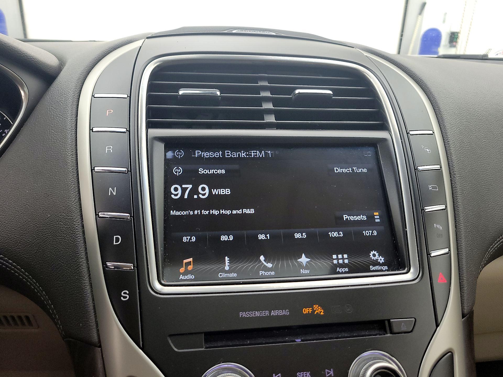 Thumbnail: 2018 Lincoln MKX - 16