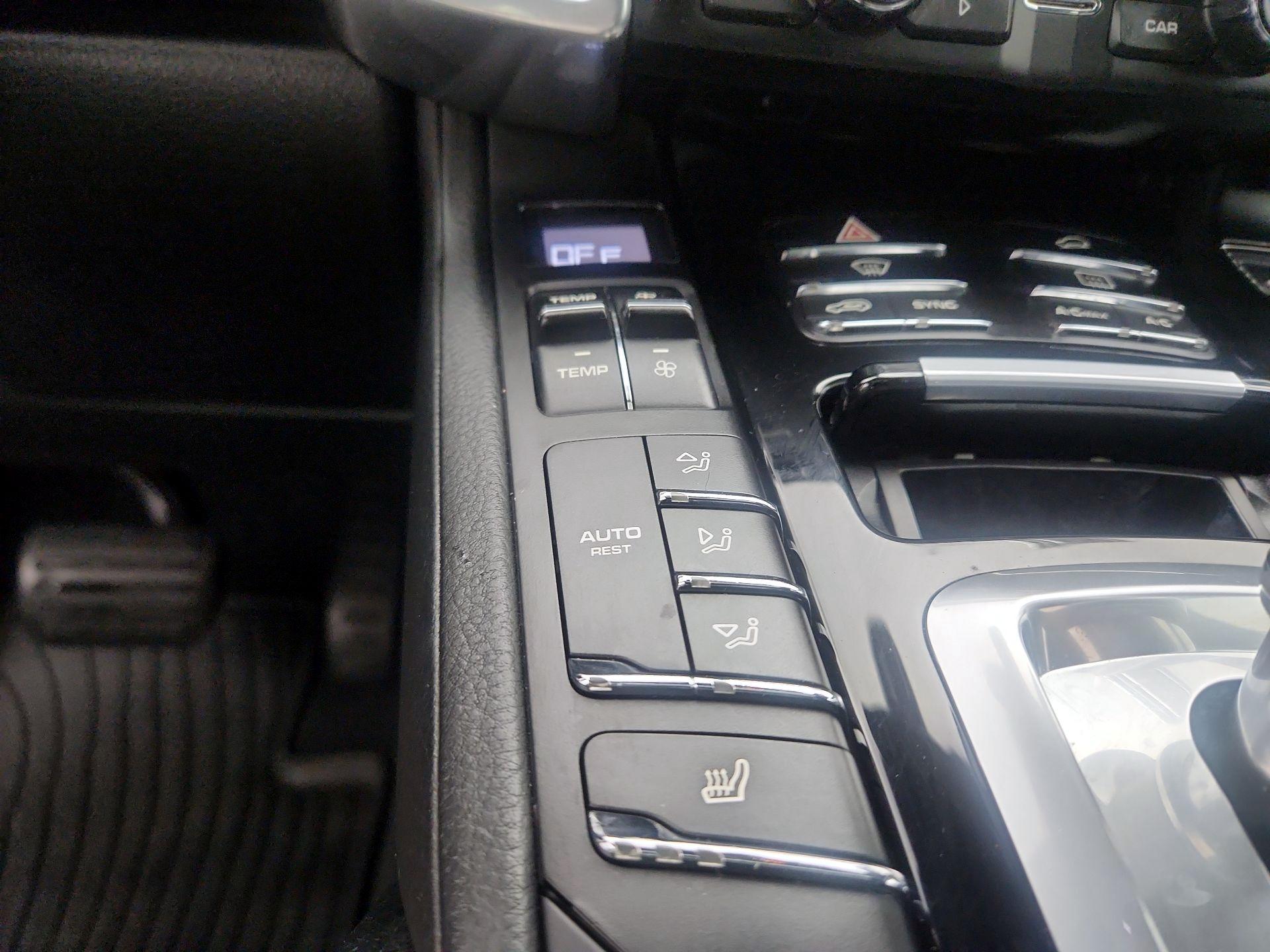 Thumbnail: 2016 Porsche Cayenne - 16