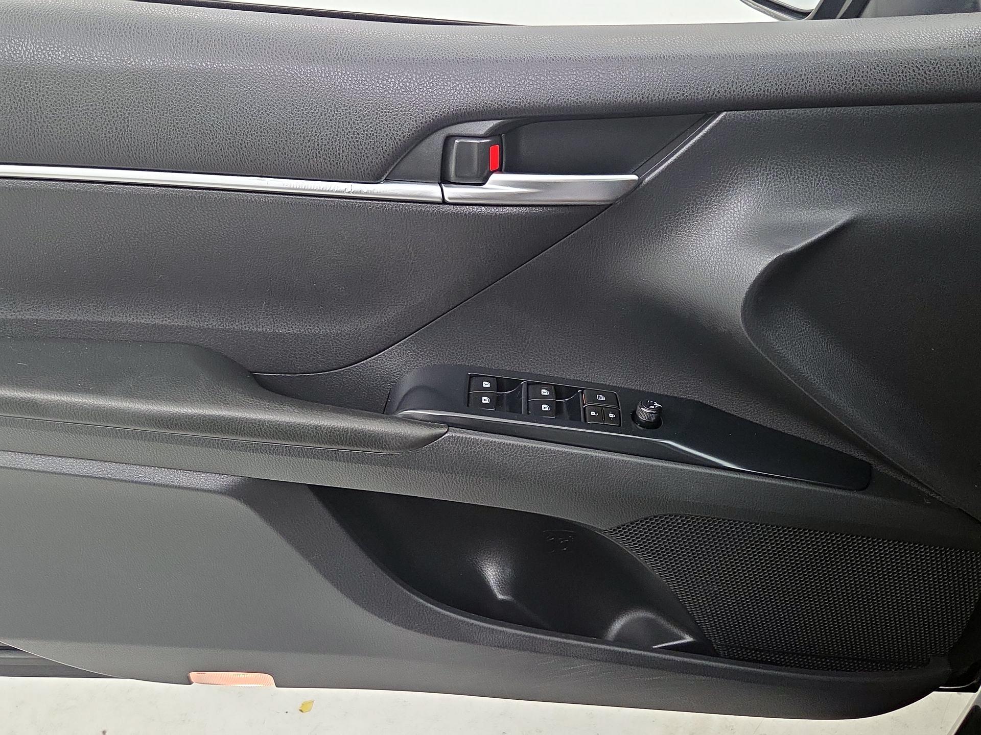 Thumbnail: 2018 Toyota Camry - 12