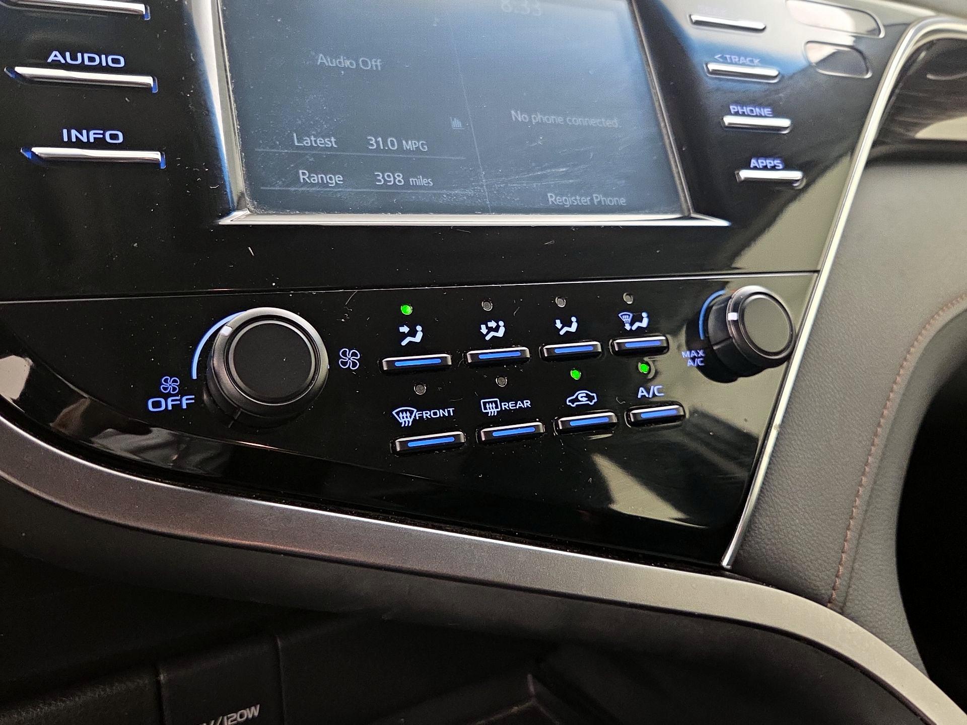 Thumbnail: 2018 Toyota Camry - 16