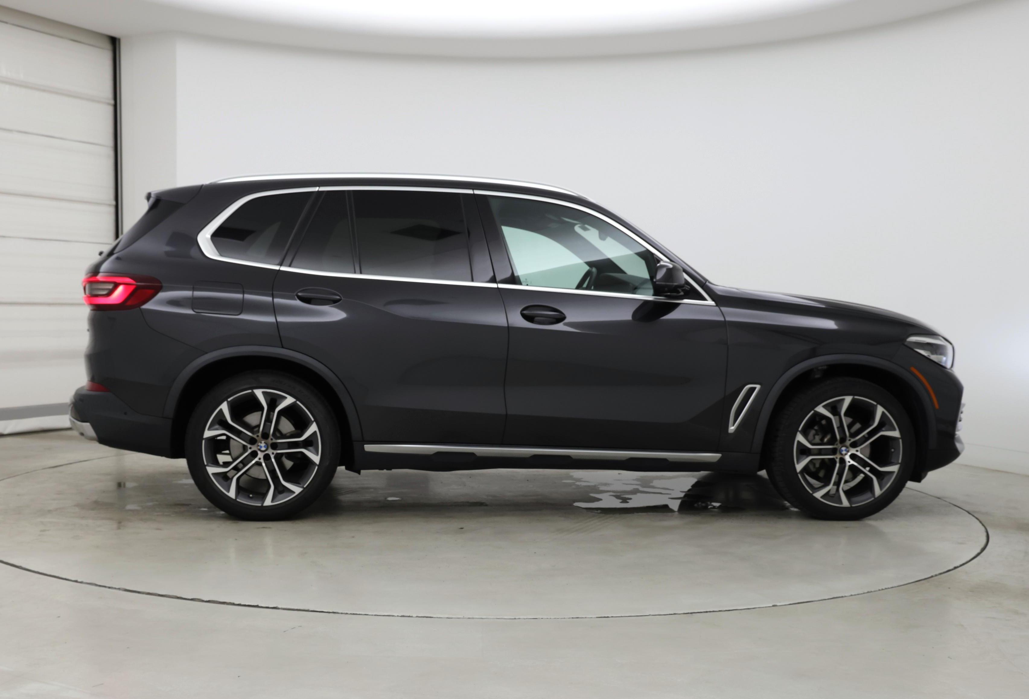 Thumbnail: 2023 BMW X5 - 7
