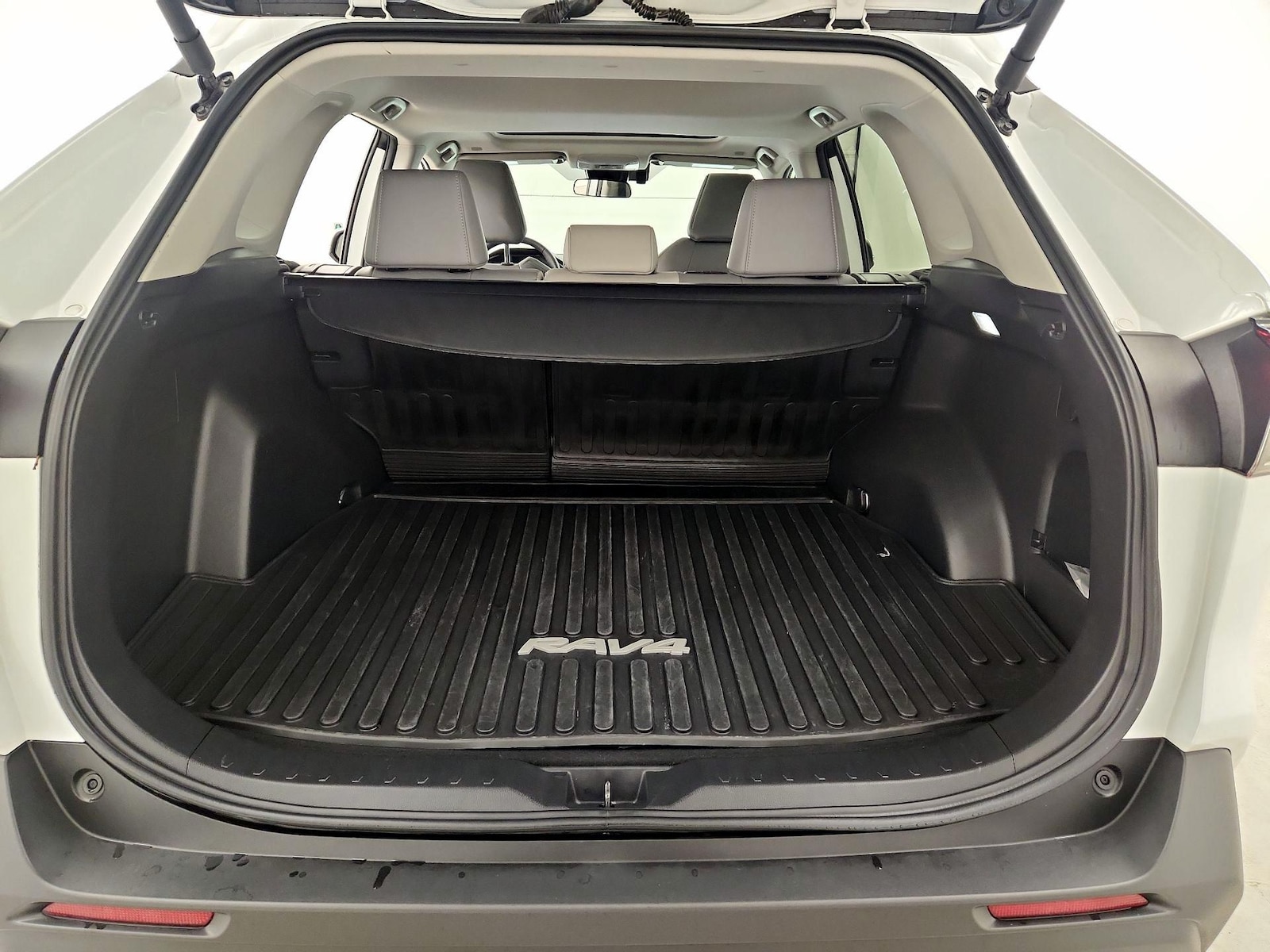 2024 Toyota RAV4 XLE Premium - Photo 22