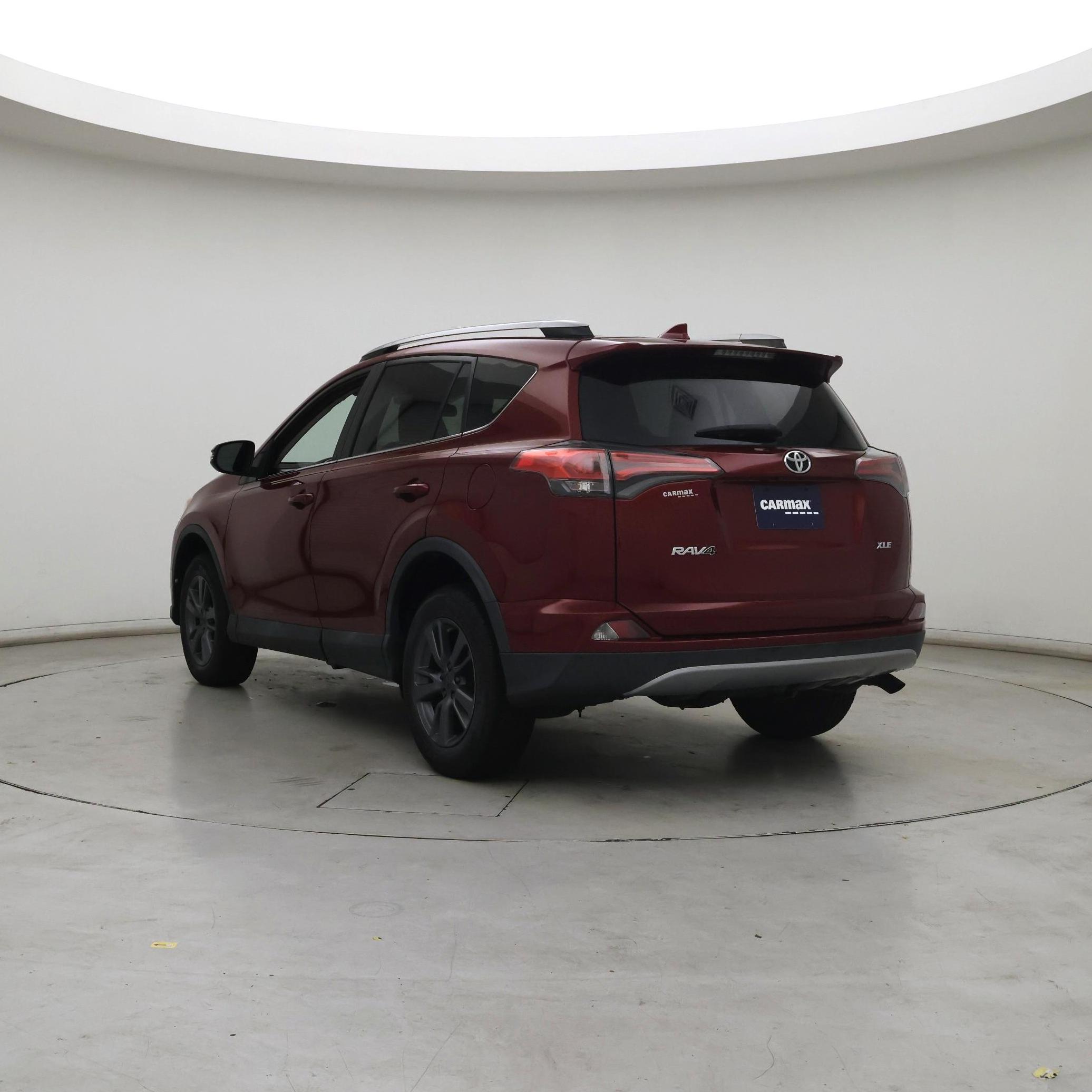 Thumbnail: 2018 Toyota RAV4 - 2