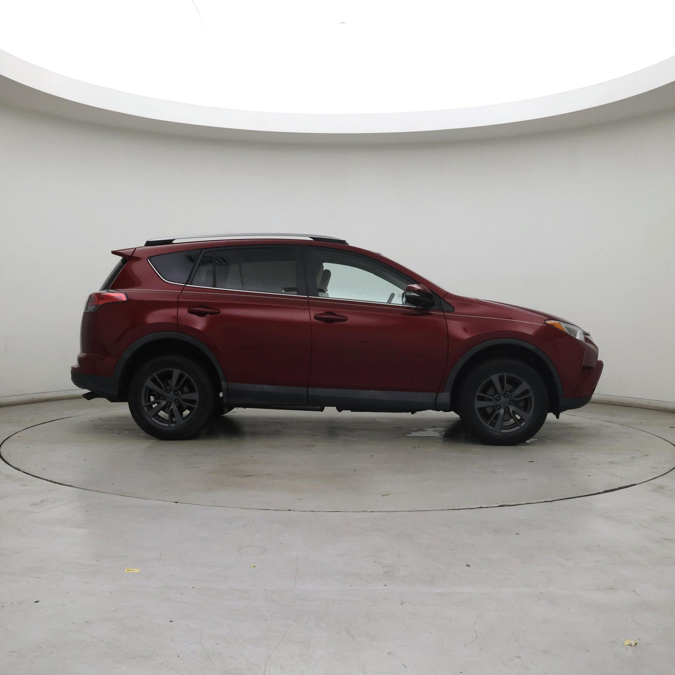 Thumbnail: 2018 Toyota RAV4 - 7