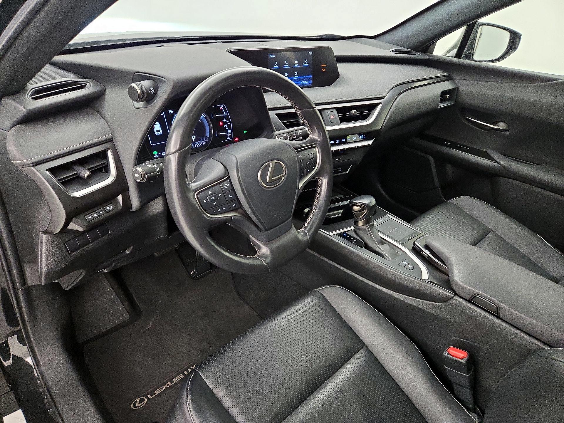 Thumbnail: 2021 Lexus UX - 11