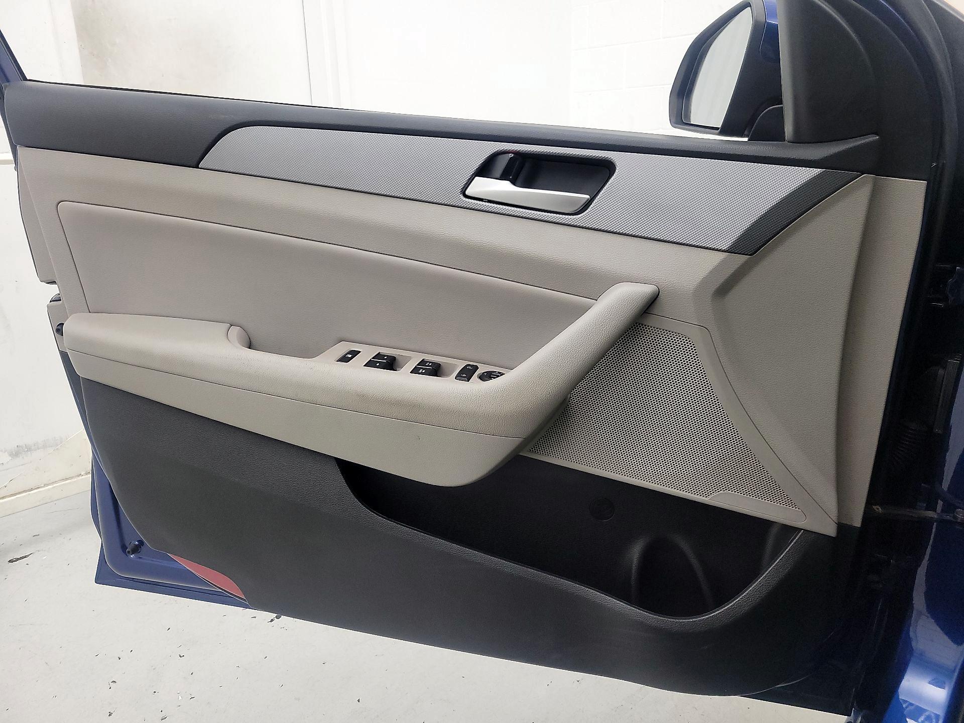 Thumbnail: 2019 Hyundai Sonata - 12
