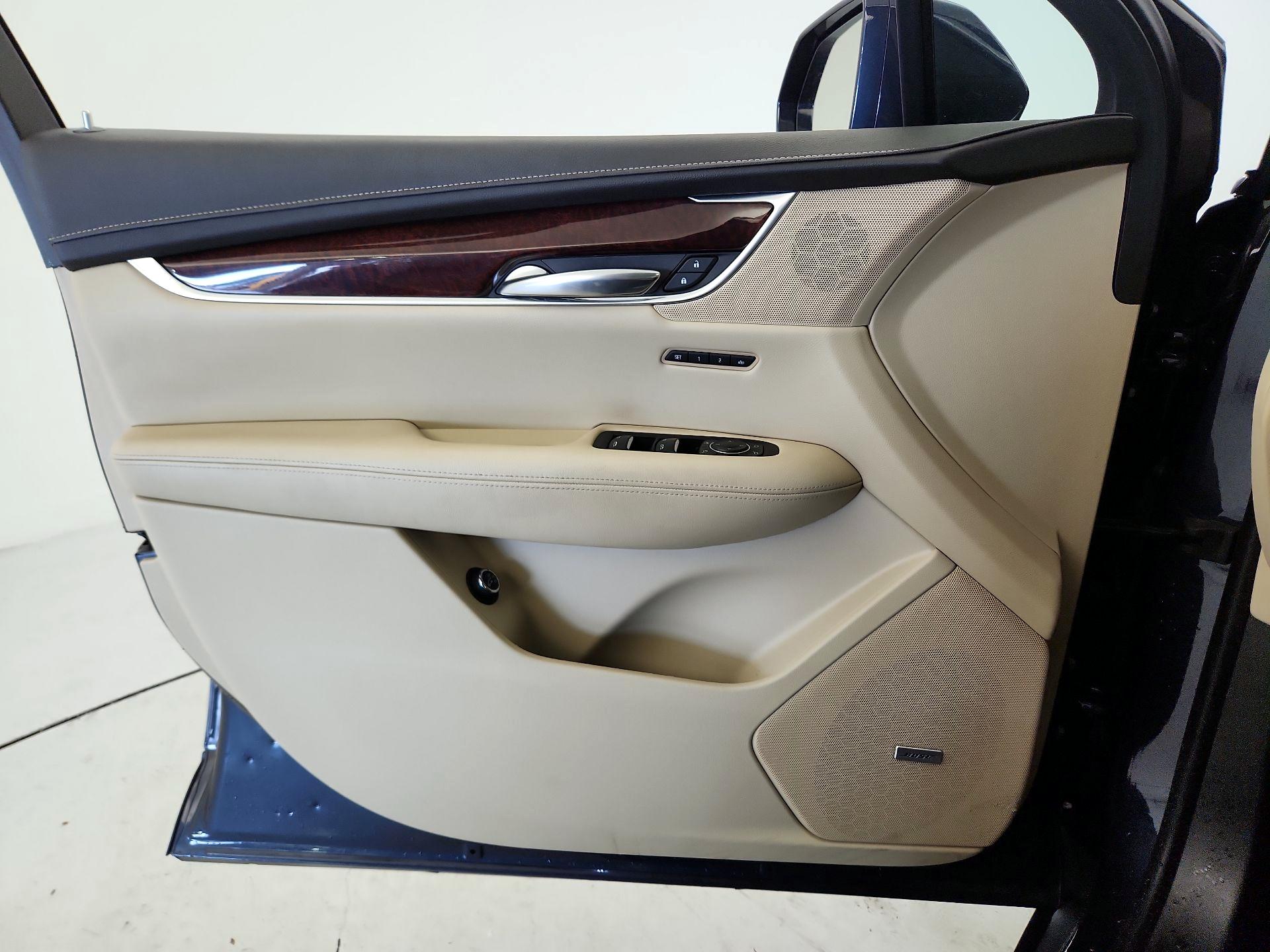 Thumbnail: 2018 Cadillac XT5 - 12