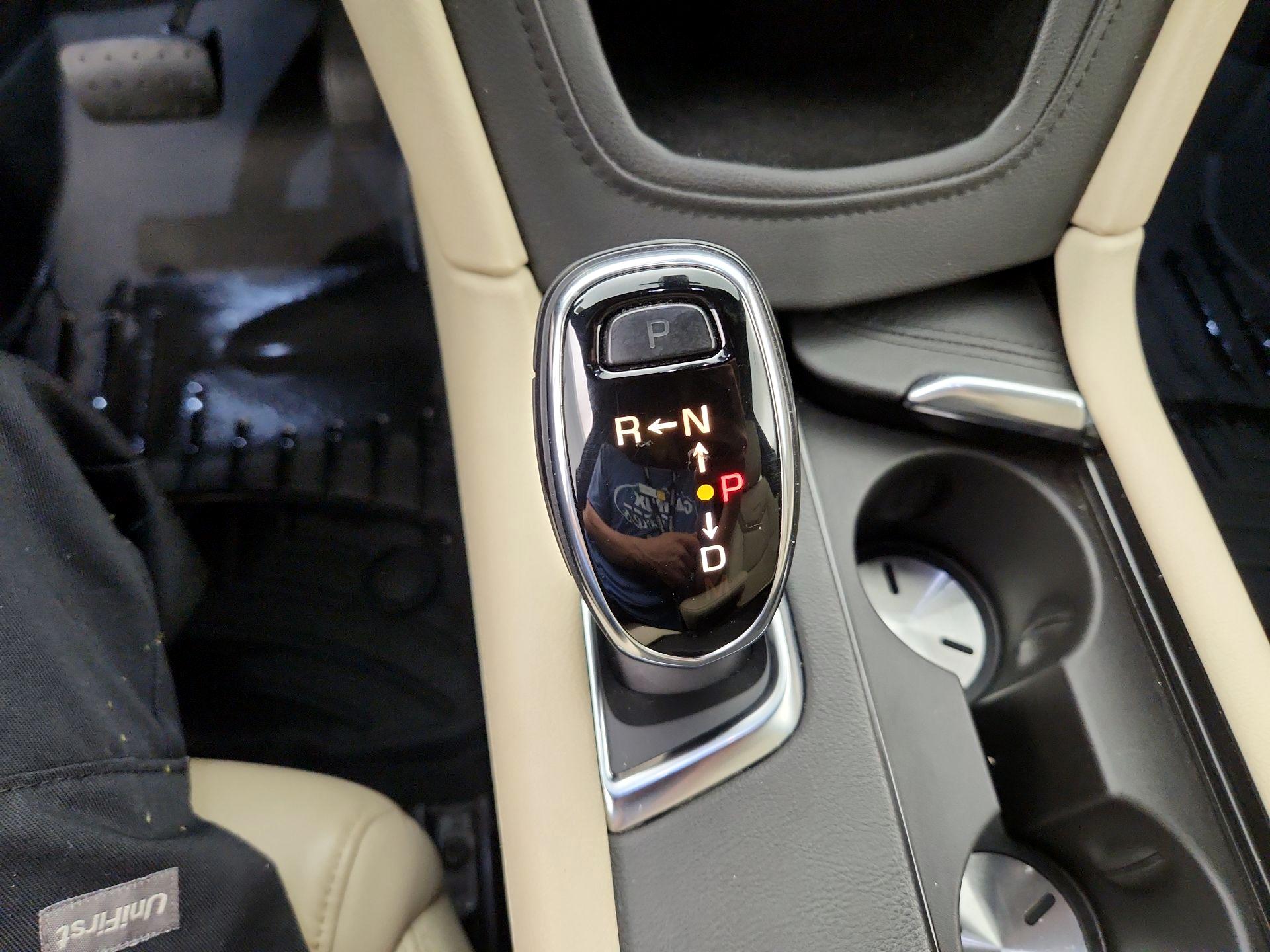 Thumbnail: 2018 Cadillac XT5 - 16