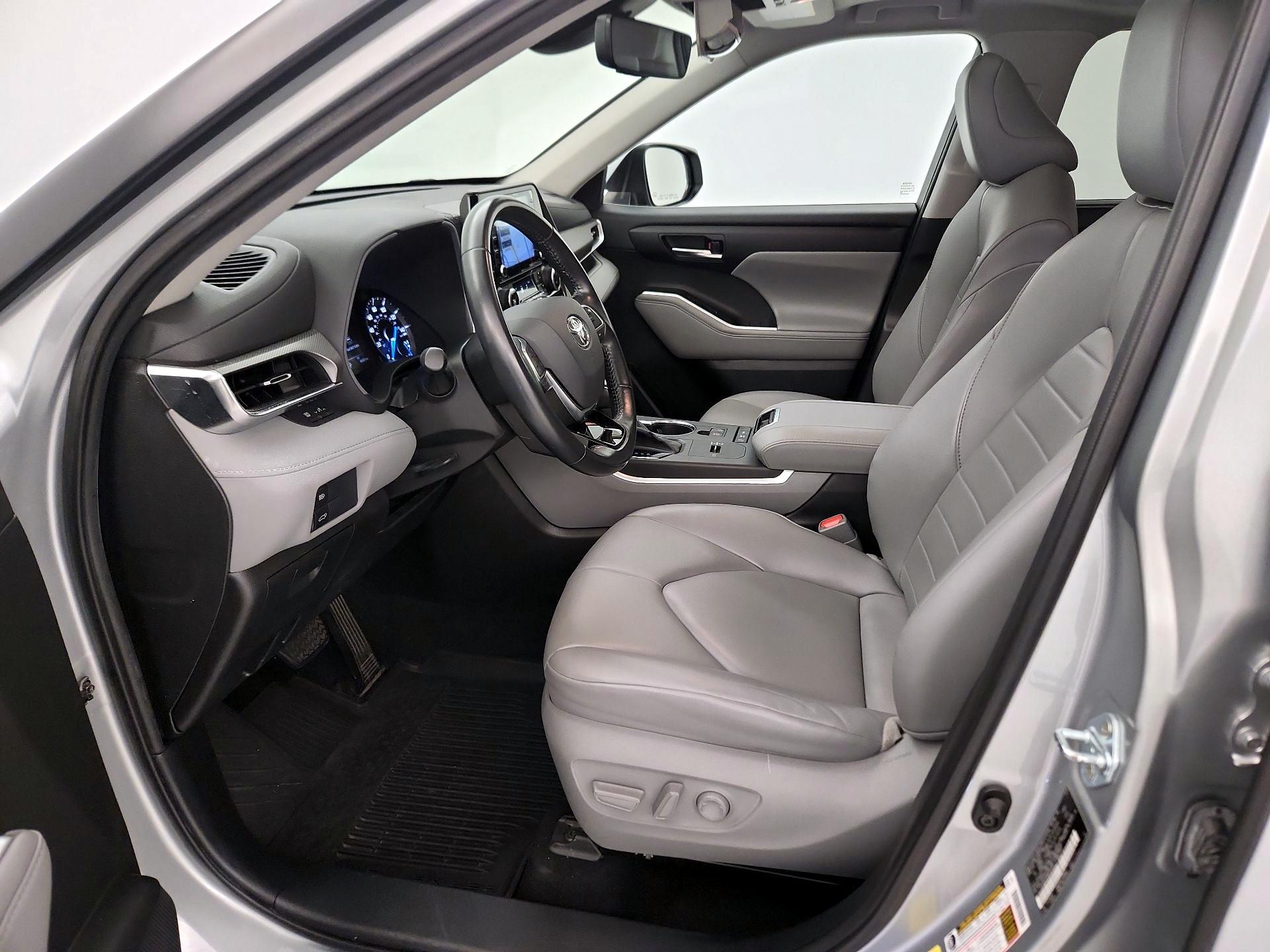 Thumbnail: 2021 Toyota Highlander - 11