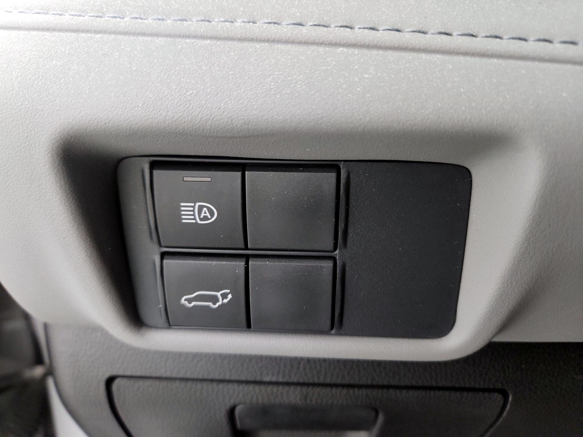Thumbnail: 2021 Toyota Highlander - 13