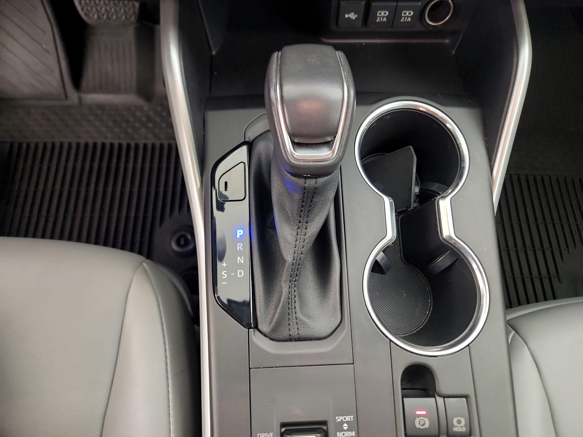 Thumbnail: 2021 Toyota Highlander - 18