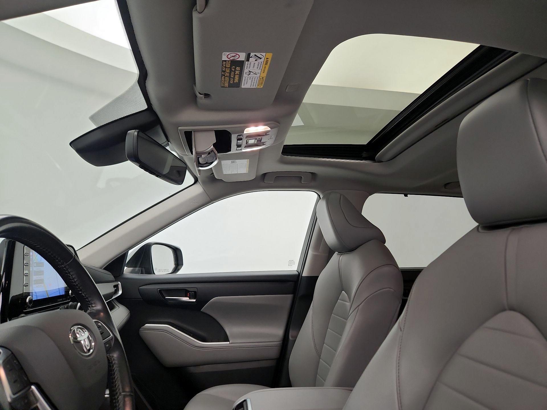 Thumbnail: 2021 Toyota Highlander - 20