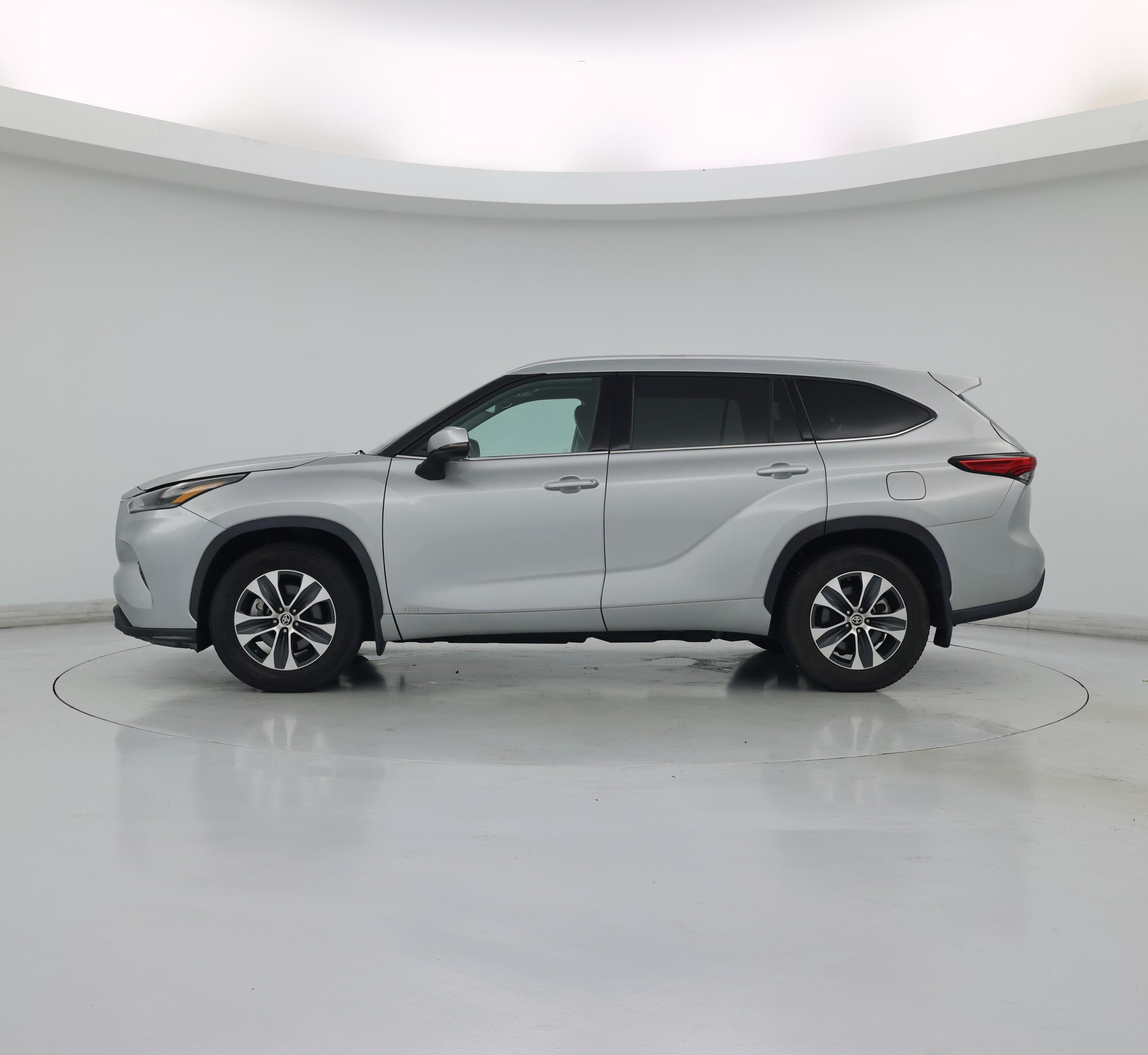 Thumbnail: 2021 Toyota Highlander - 3