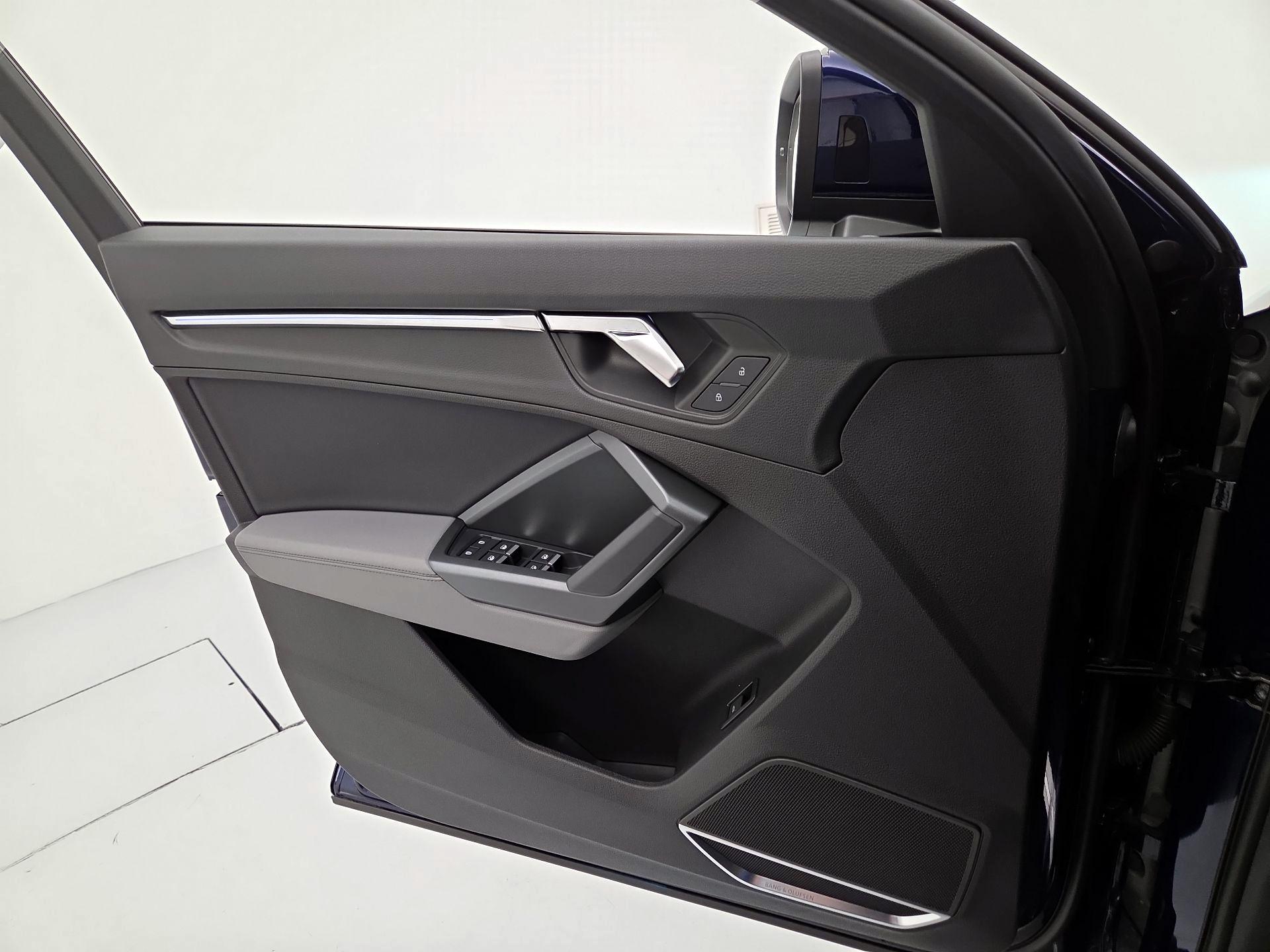 Thumbnail: 2021 Audi Q3 - 12