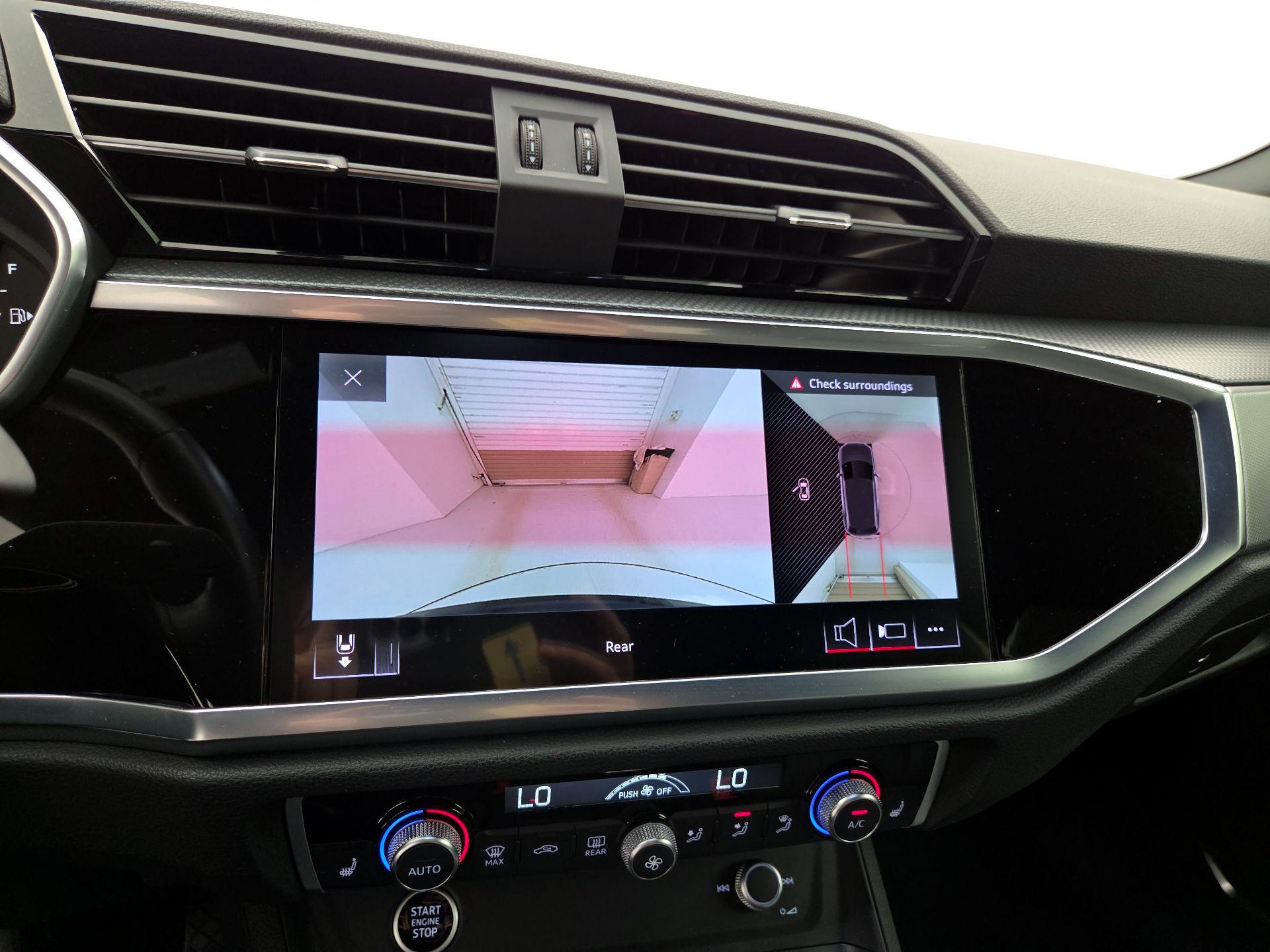 Thumbnail: 2021 Audi Q3 - 13