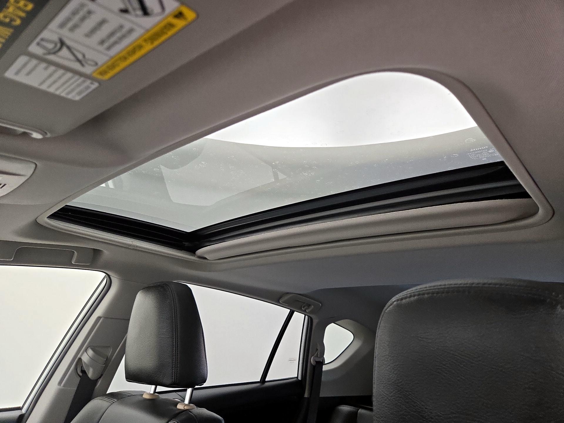 Thumbnail: 2015 Toyota RAV4 - 19