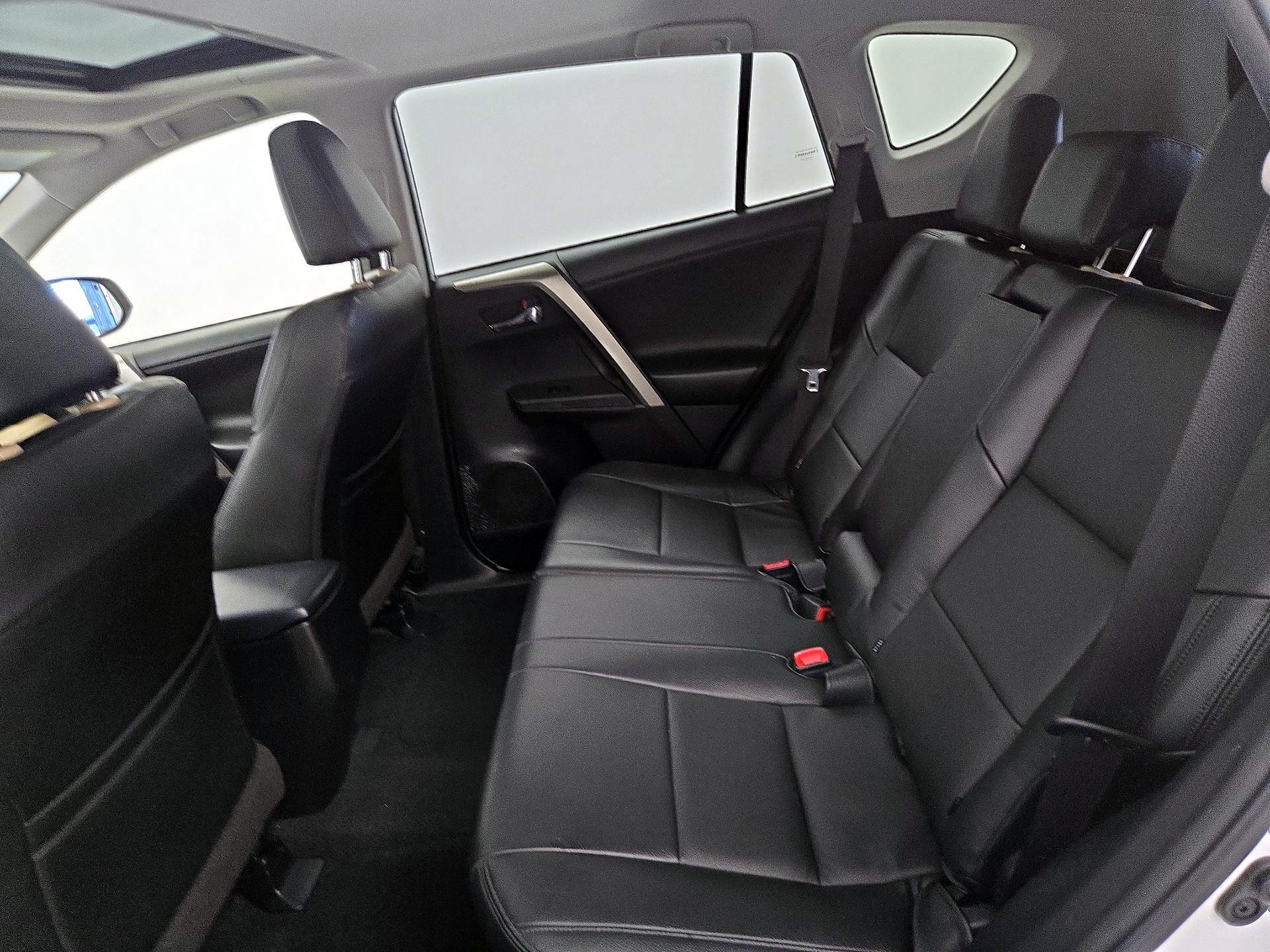 Thumbnail: 2015 Toyota RAV4 - 20