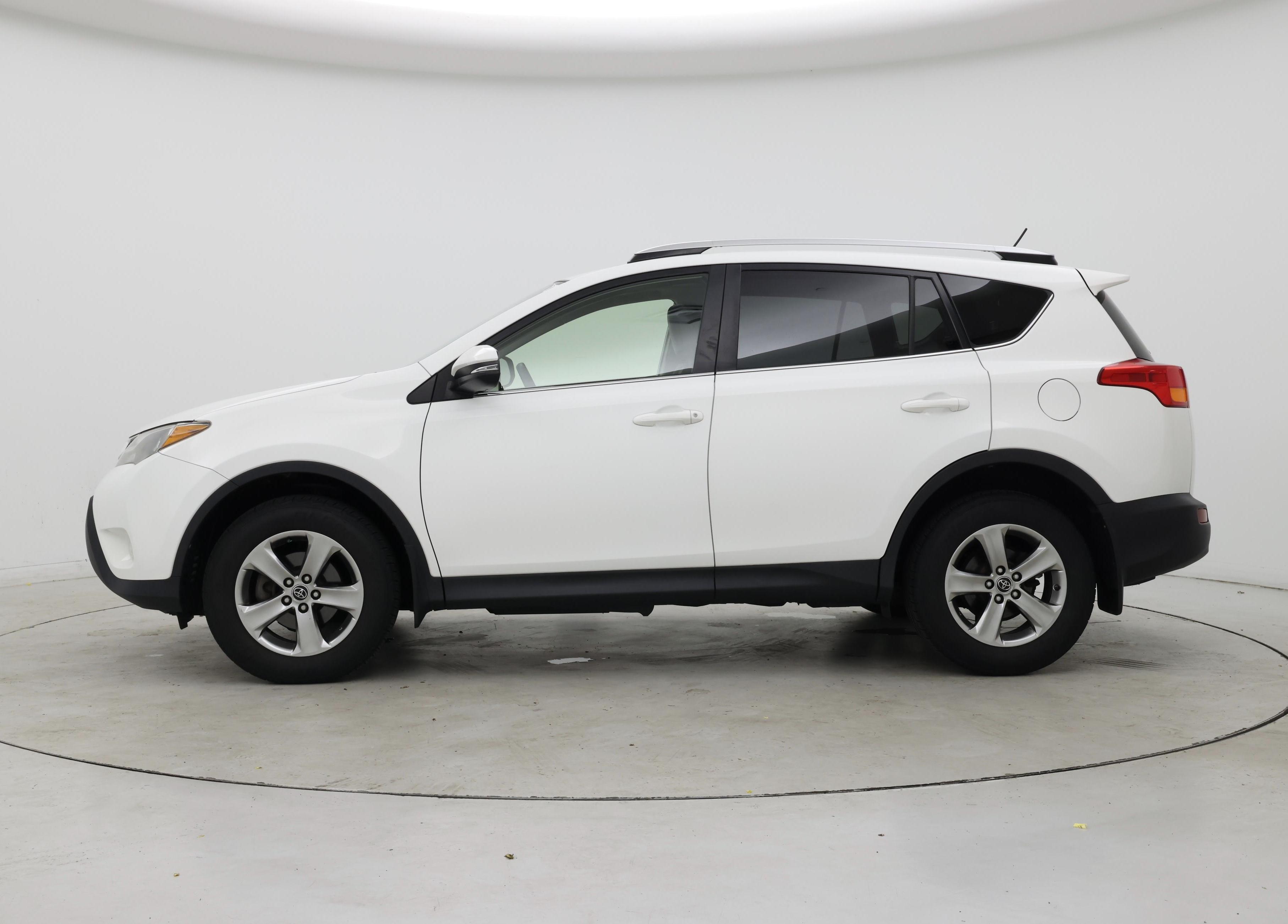 Thumbnail: 2015 Toyota RAV4 - 3