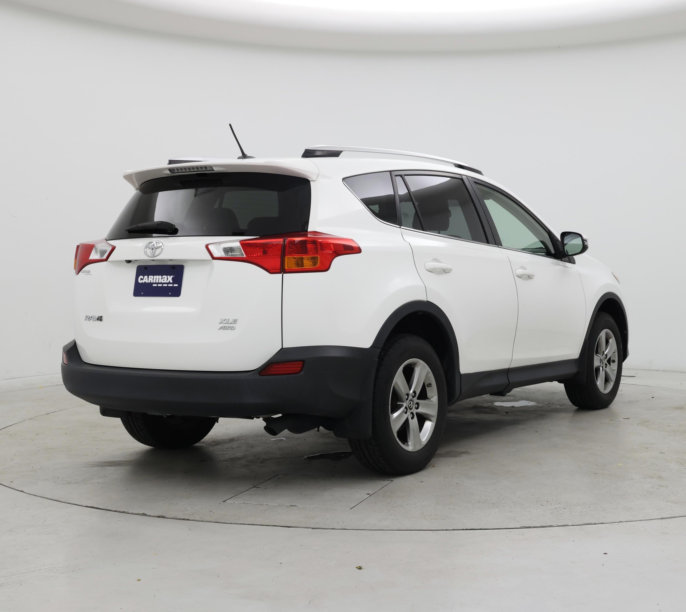Thumbnail: 2015 Toyota RAV4 - 8