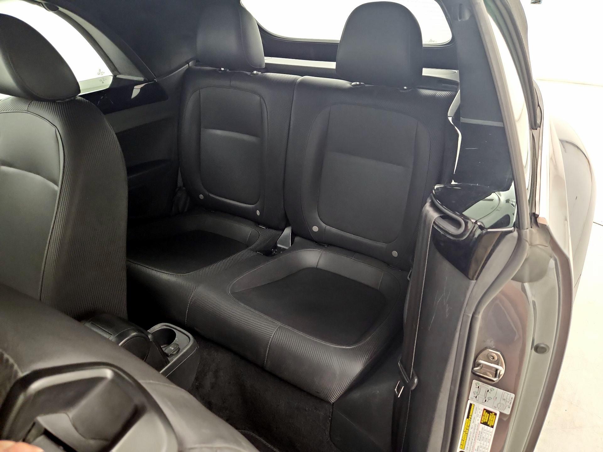 Thumbnail: 2015 Volkswagen Beetle - 17