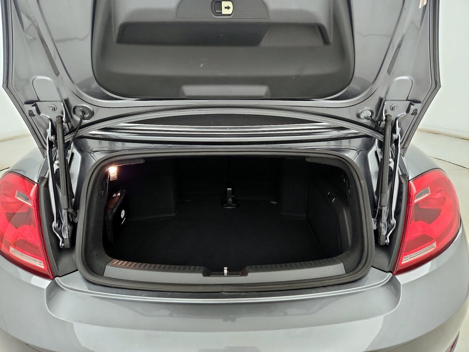 2015 Volkswagen Beetle R-Line - Photo 19