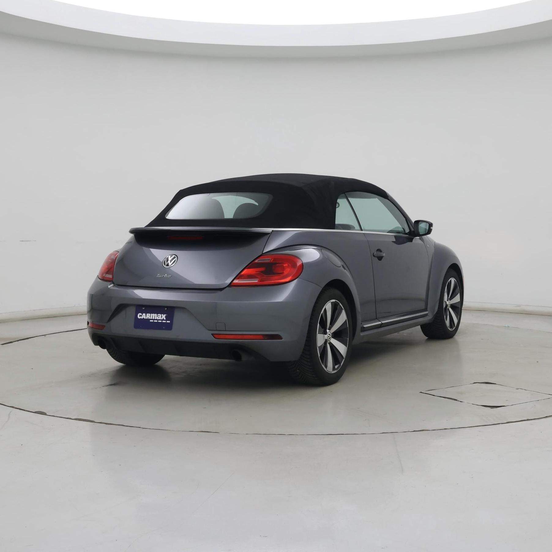 Thumbnail: 2015 Volkswagen Beetle - 8