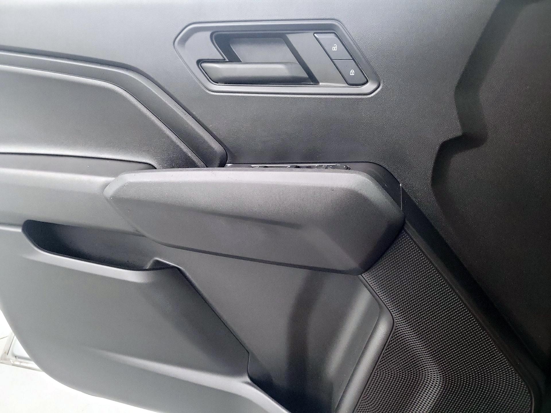 Thumbnail: 2023 Chevrolet Colorado - 12