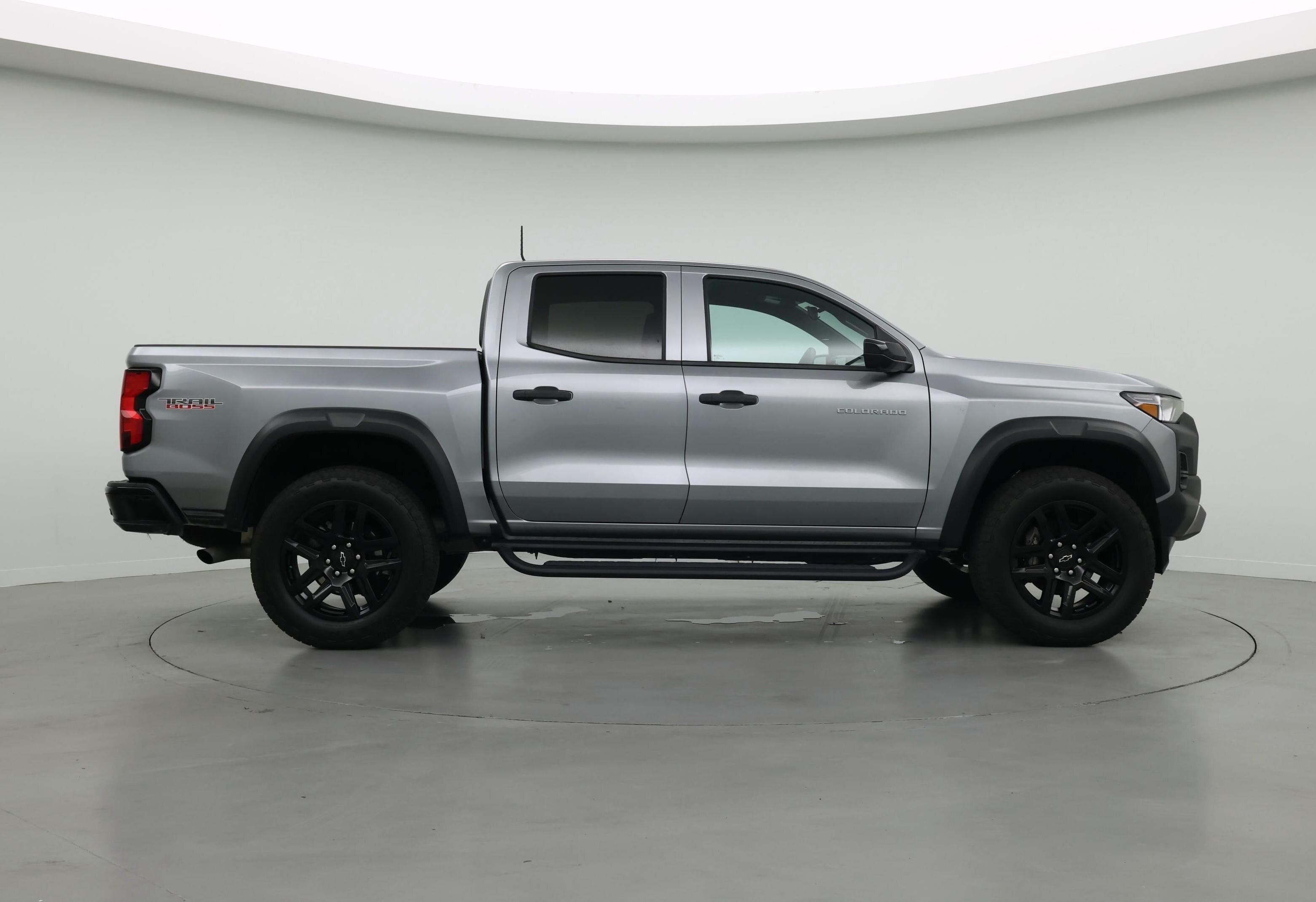 Thumbnail: 2023 Chevrolet Colorado - 7