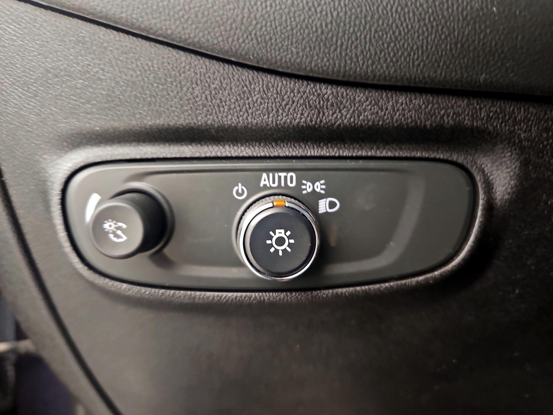 Thumbnail: 2019 Chevrolet Equinox - 13