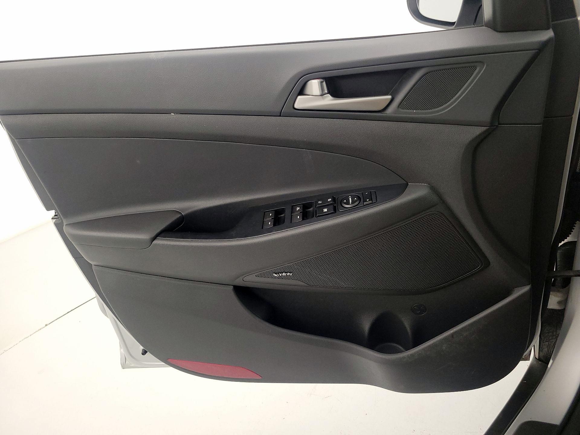 Thumbnail: 2018 Hyundai Tucson - 12