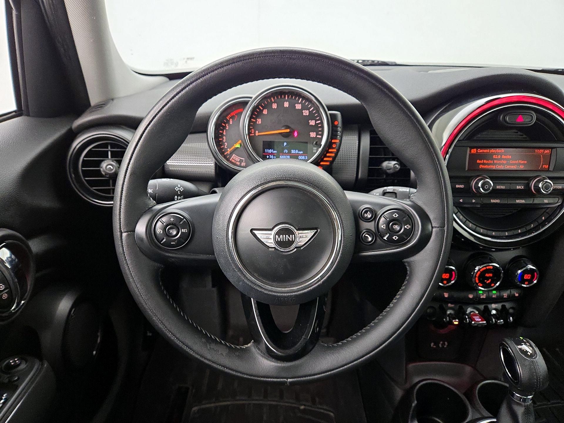 Thumbnail: 2015 MINI Cooper Hardtop - 10