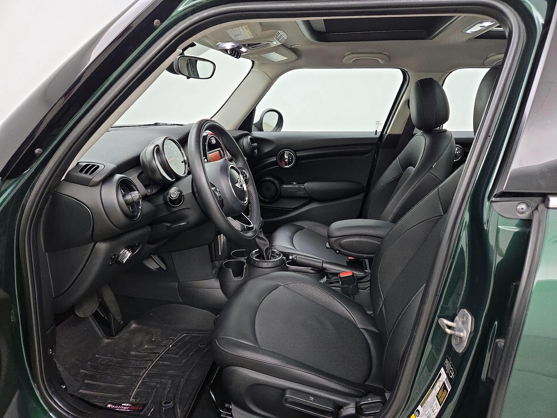 Thumbnail: 2015 MINI Cooper Hardtop - 11
