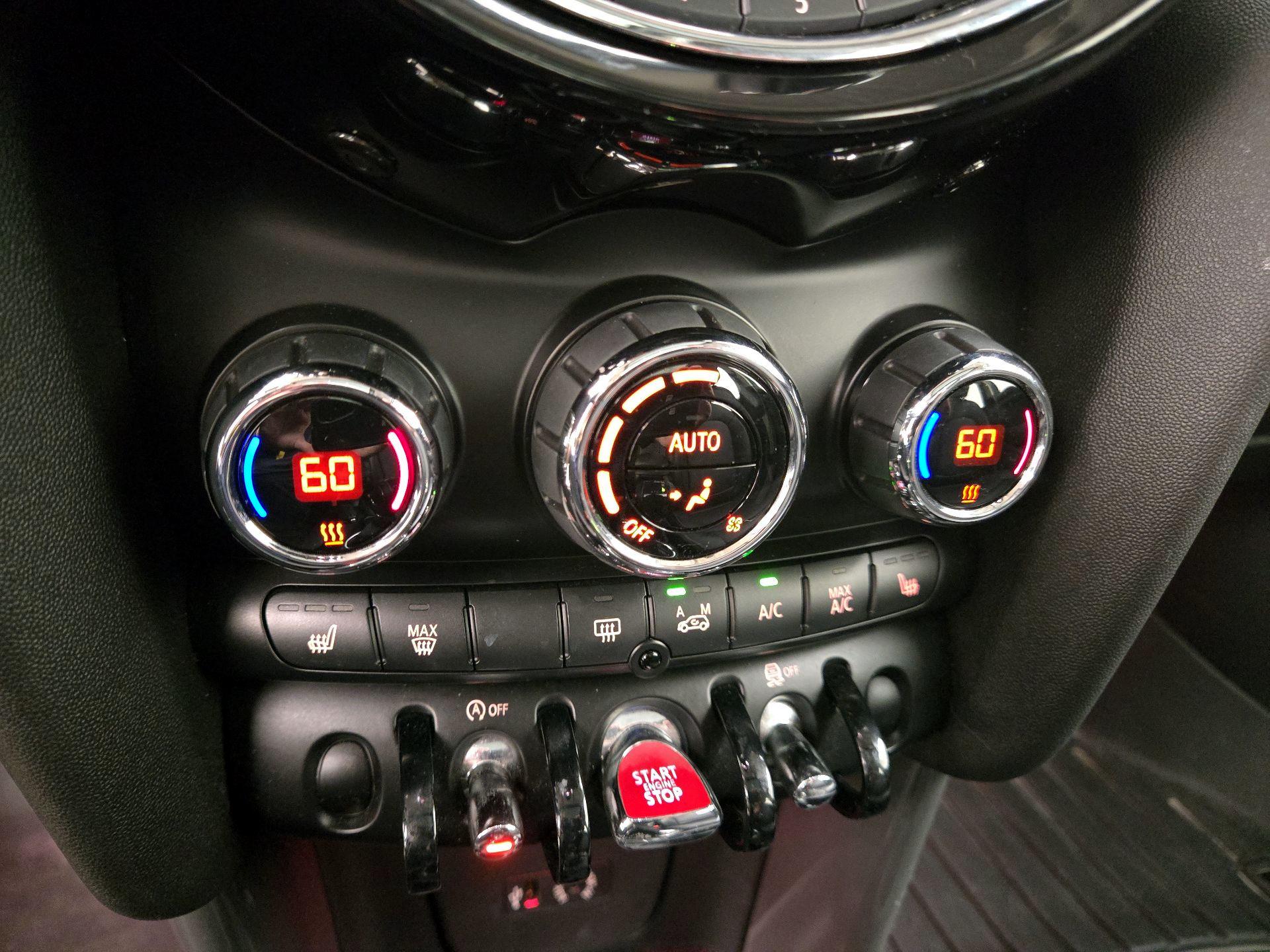 Thumbnail: 2015 MINI Cooper Hardtop - 15