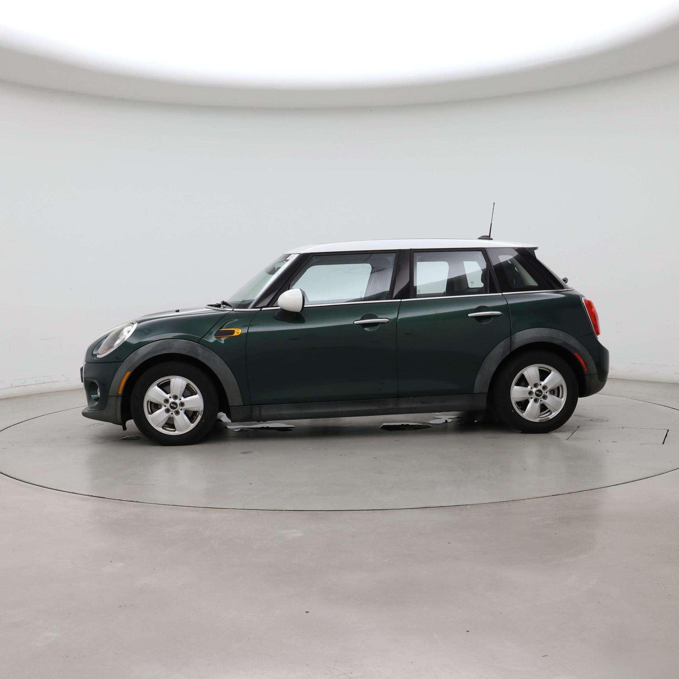 Thumbnail: 2015 MINI Cooper Hardtop - 3